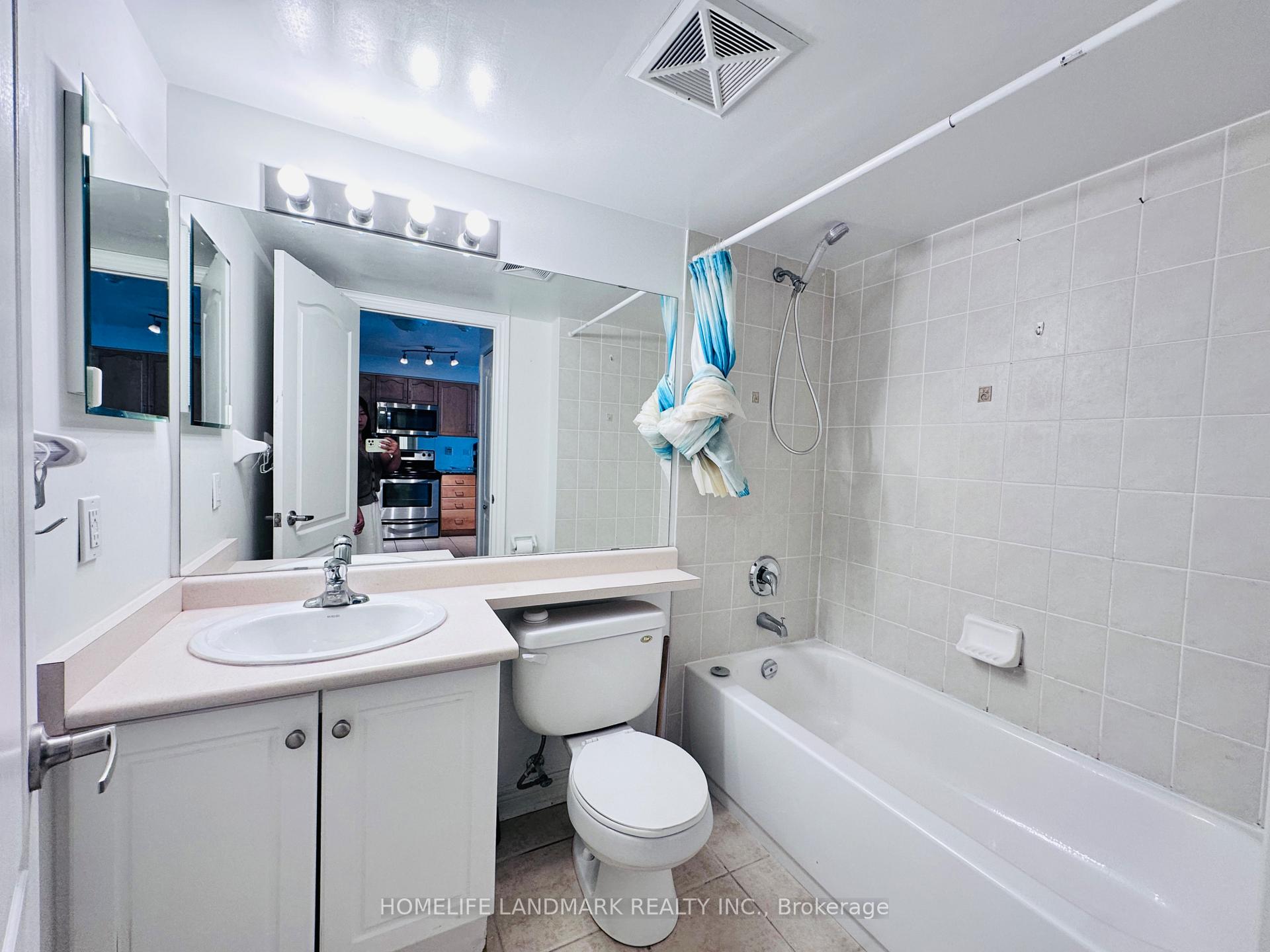 Photo 10 of Unit 1802, 212 Eglinton Avenue E, Toronto, Mount Pleasant West — HOMEH