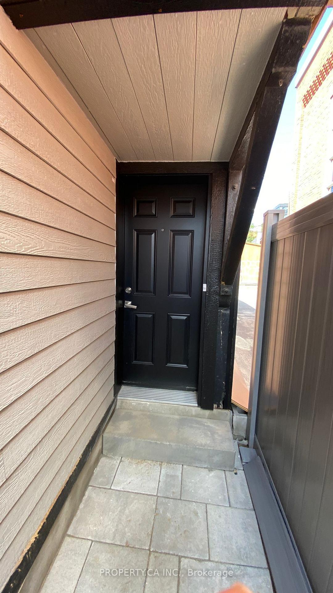 Photo 1 of Unit B, 395 Gladstone Avenue, Ottawa, Ottawa Centre — HOMEH