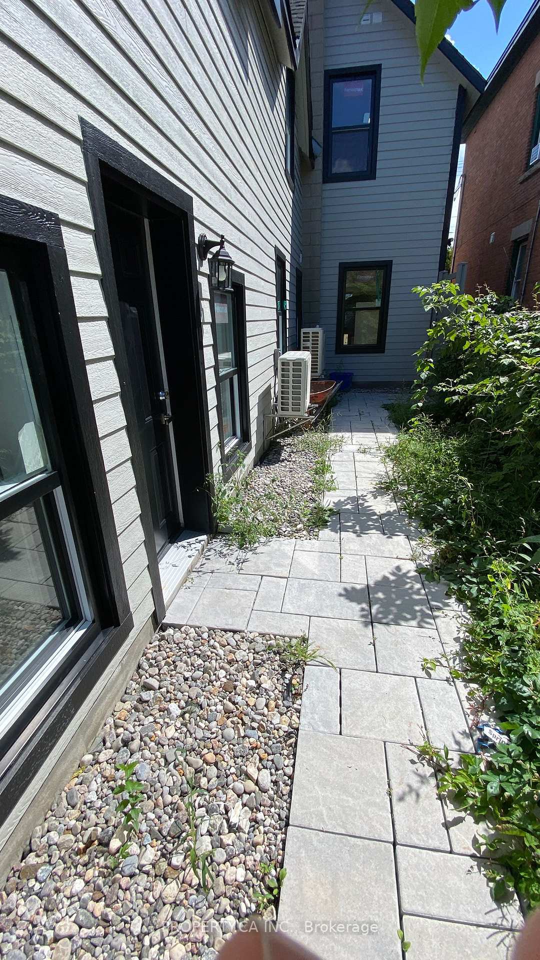 Photo 2 of Unit B, 395 Gladstone Avenue, Ottawa, Ottawa Centre — HOMEH