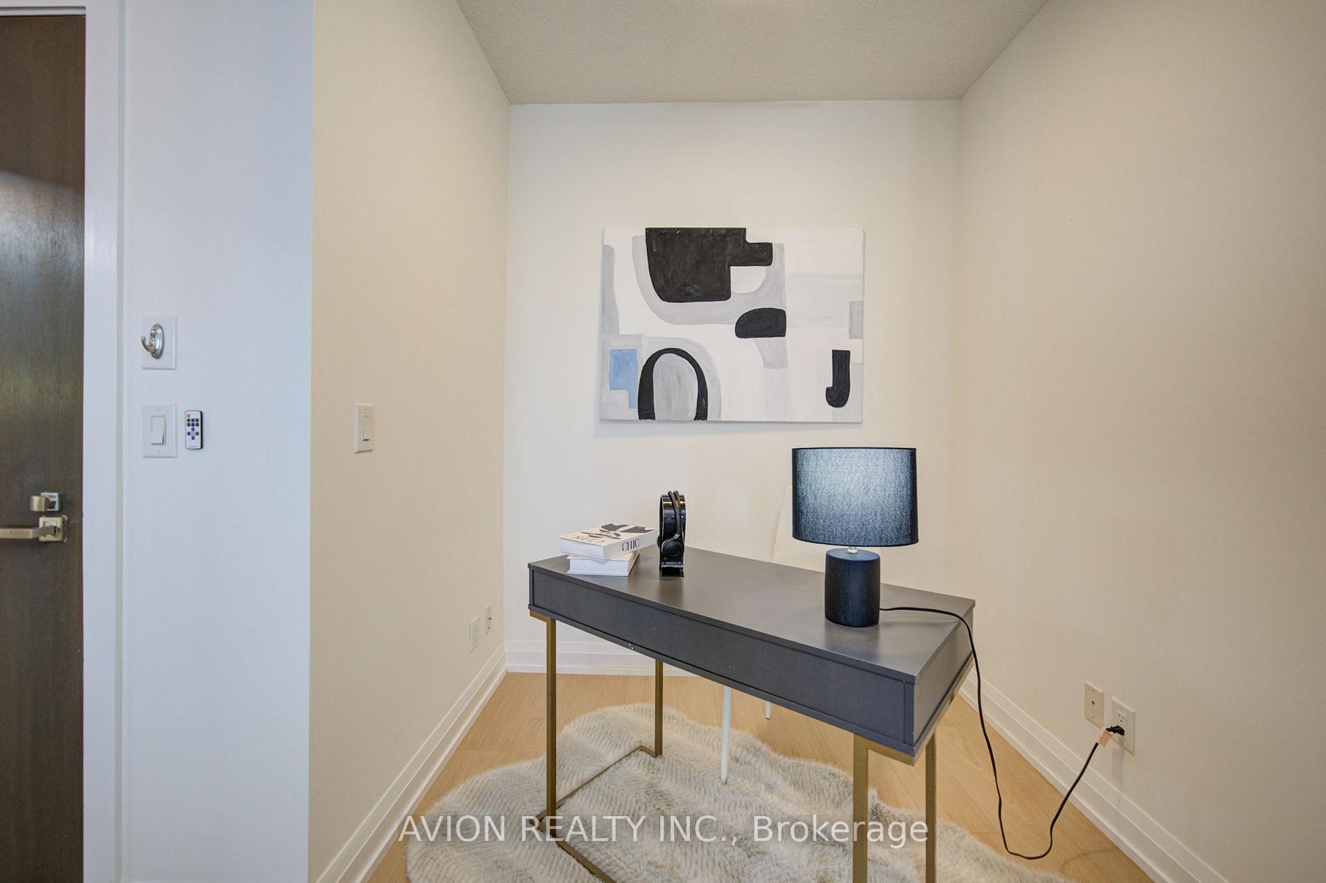 Photo 5 of Unit 2409, 7171 Yonge Street, Markham, Thornhill — HOMEH