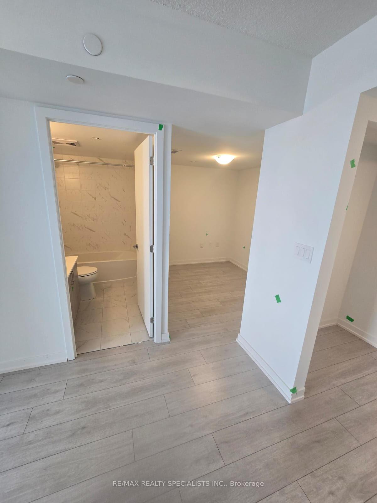 Photo 8 of Unit 809, 556 Marlee Avenue, North York, Yorkdale-Glen Park — HOMEH