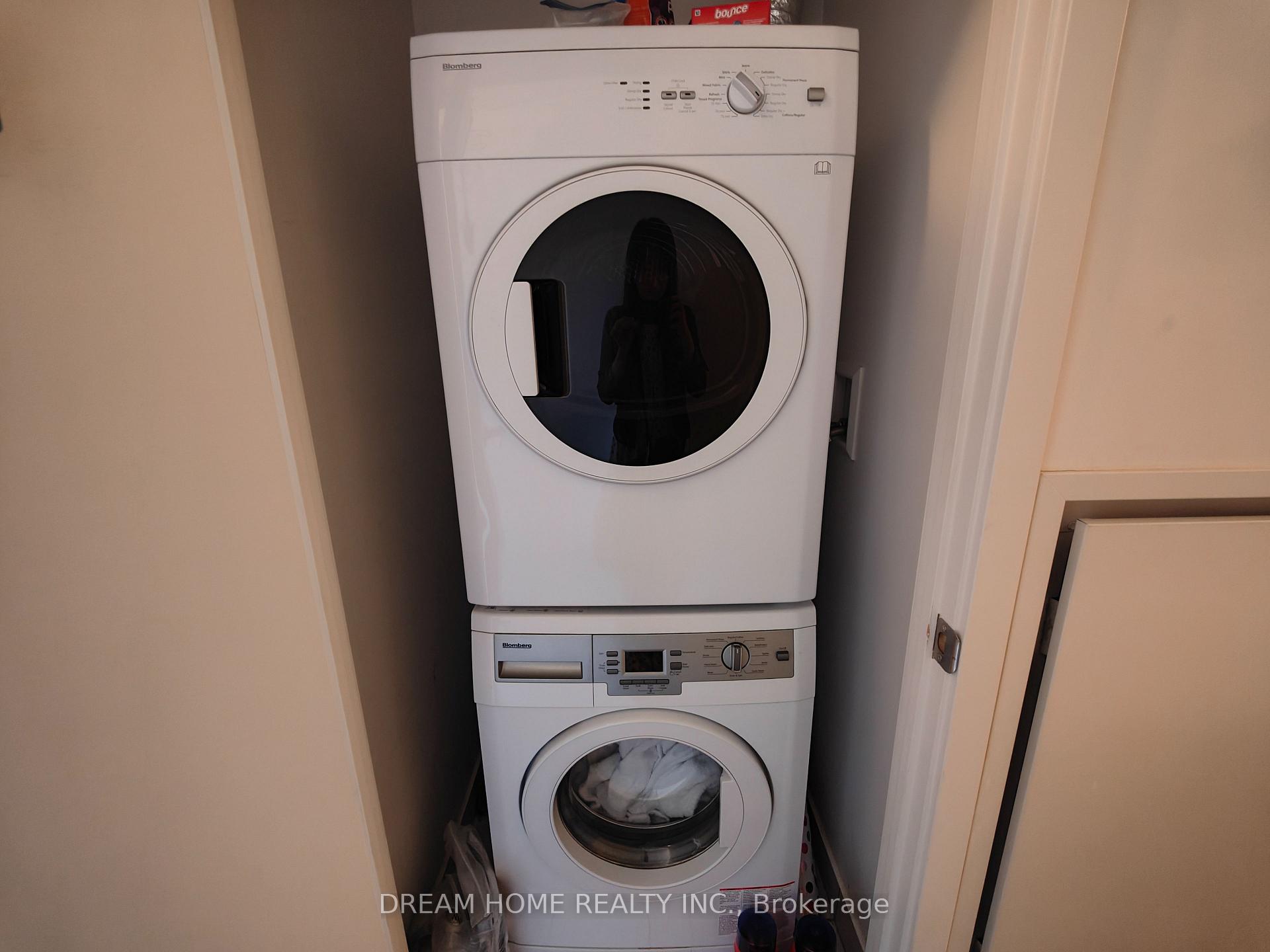 Photo 10 of Unit 1109, 210 Simcoe Street, Toronto, University — HOMEH