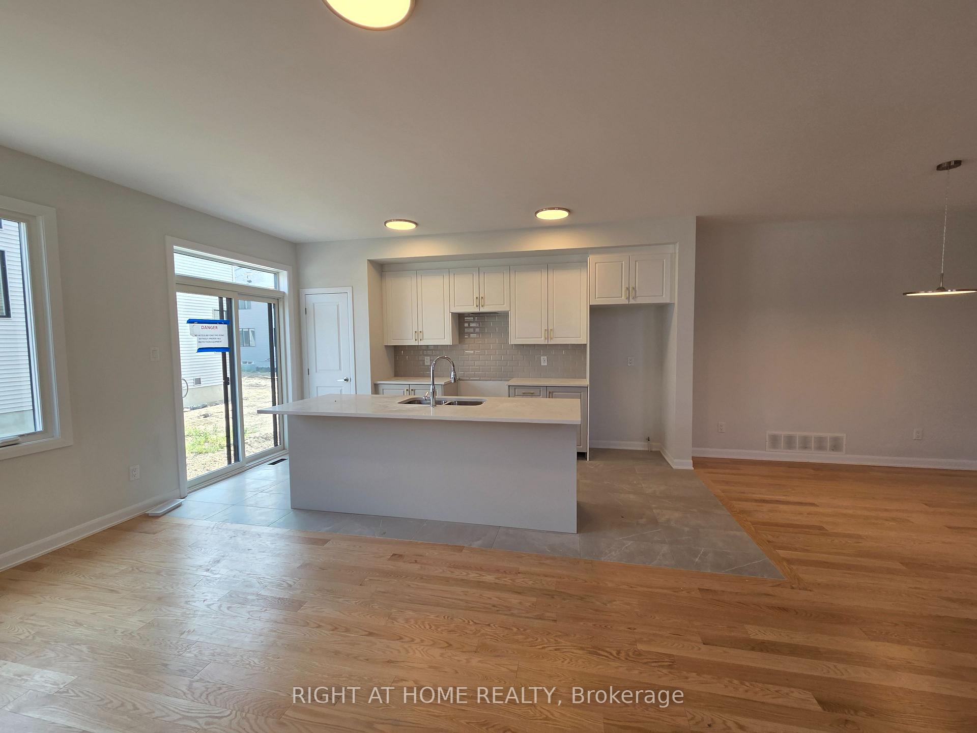 Photo 3 of 232 Bankside Way, Ottawa, Barrhaven - Half Moon Bay — HOMEH