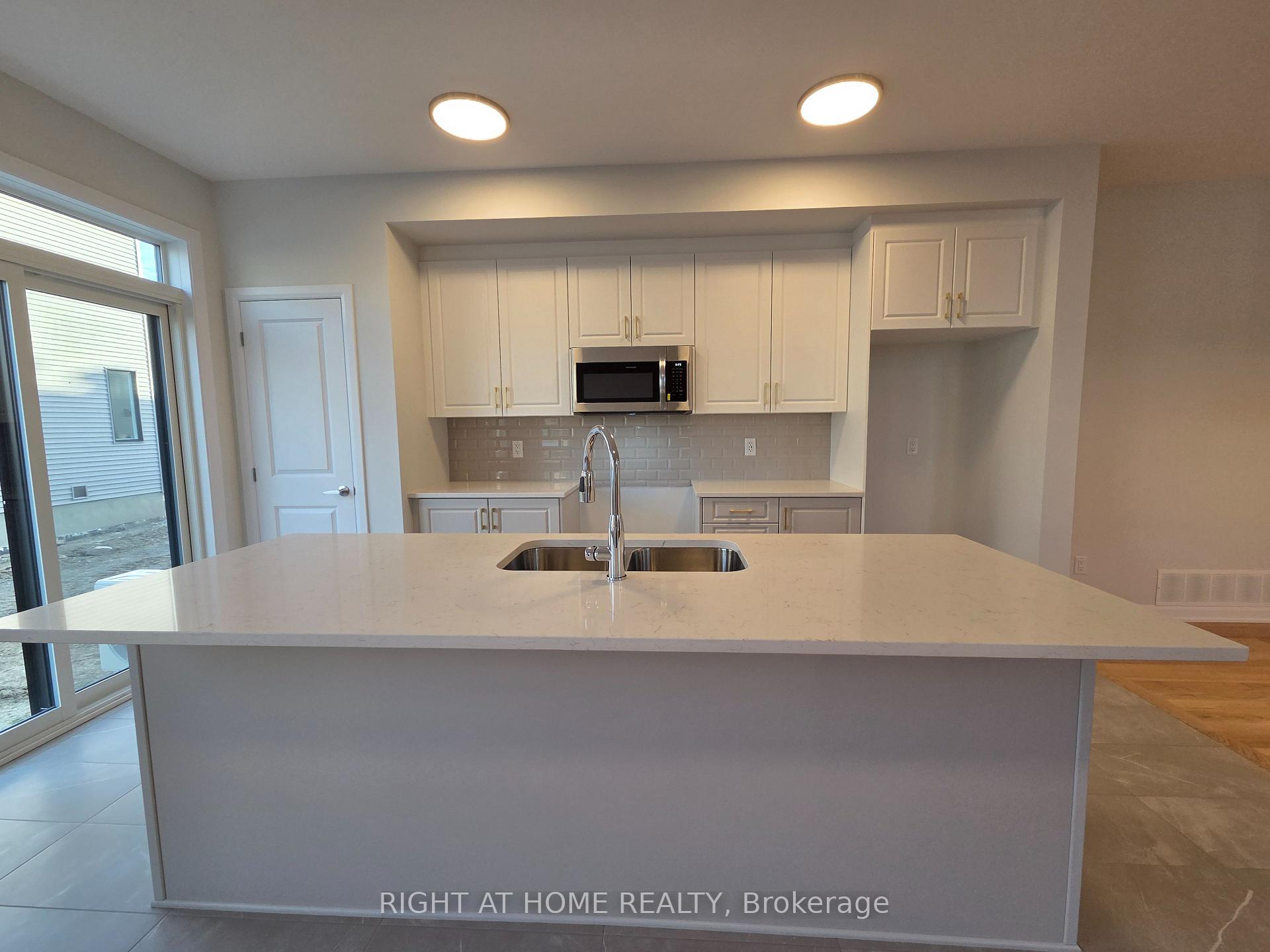 Photo 4 of 232 Bankside Way, Ottawa, Barrhaven - Half Moon Bay — HOMEH