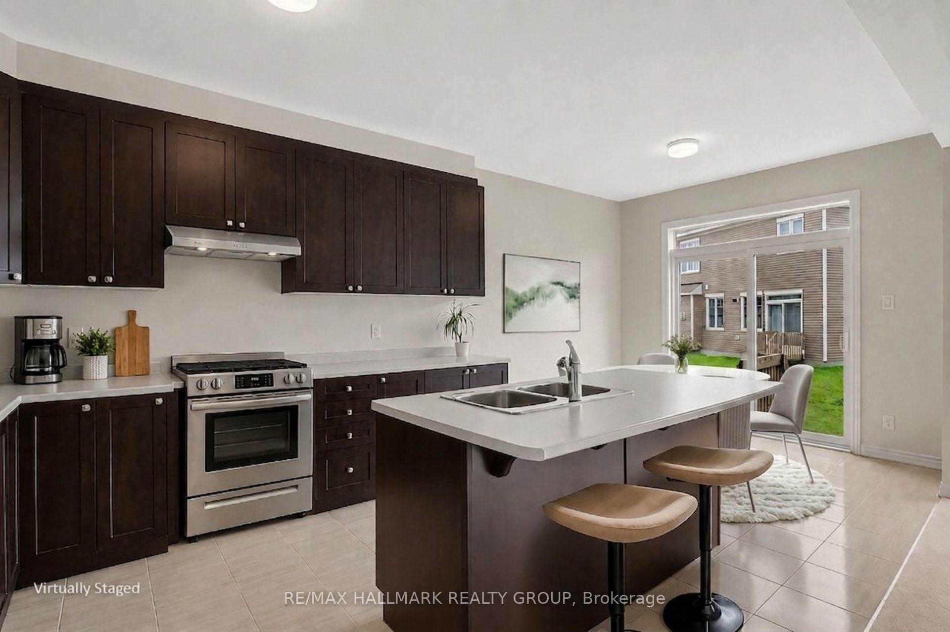 Photo 12 of 240 Sweetvalley Drive, Ottawa, Avalon West — HOMEH