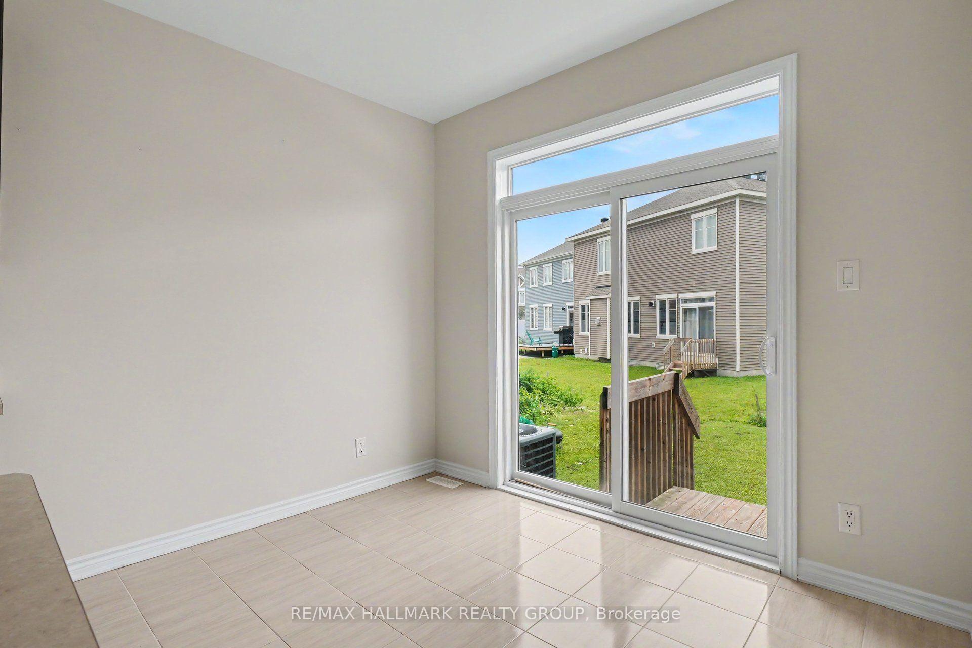 Photo 15 of 240 Sweetvalley Drive, Ottawa, Avalon West — HOMEH
