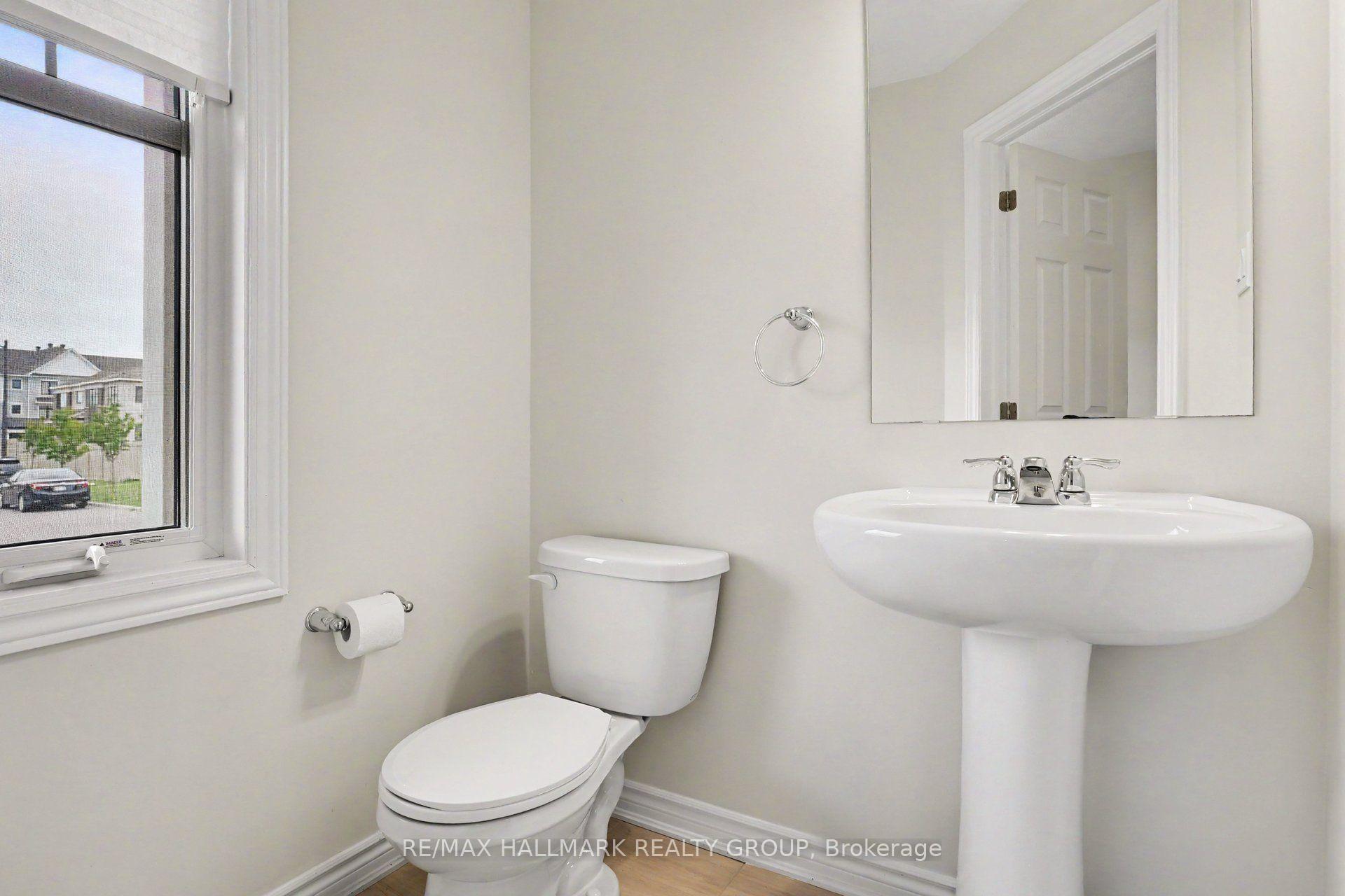 Photo 18 of 240 Sweetvalley Drive, Ottawa, Avalon West — HOMEH
