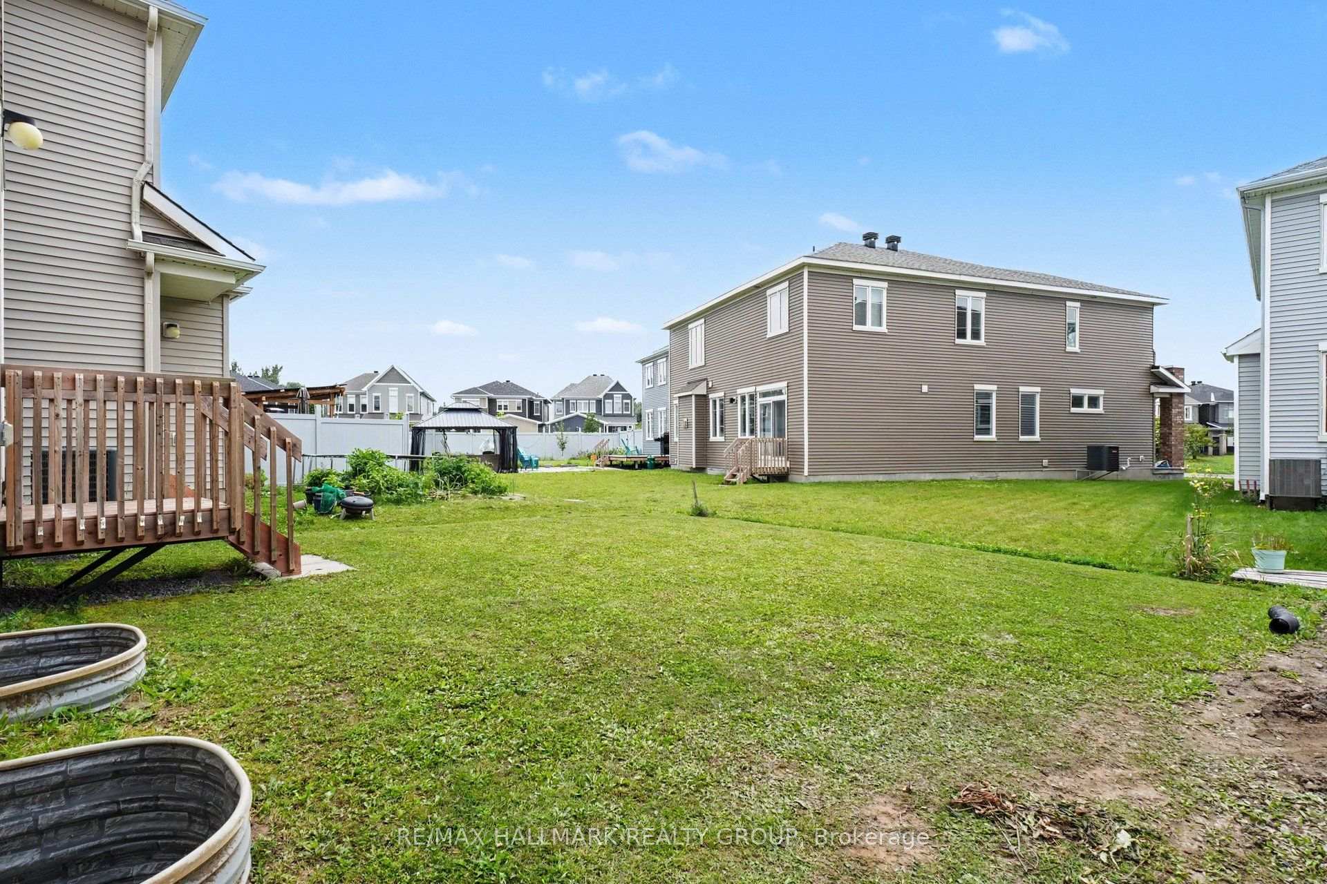 Photo 35 of 240 Sweetvalley Drive, Ottawa, Avalon West — HOMEH