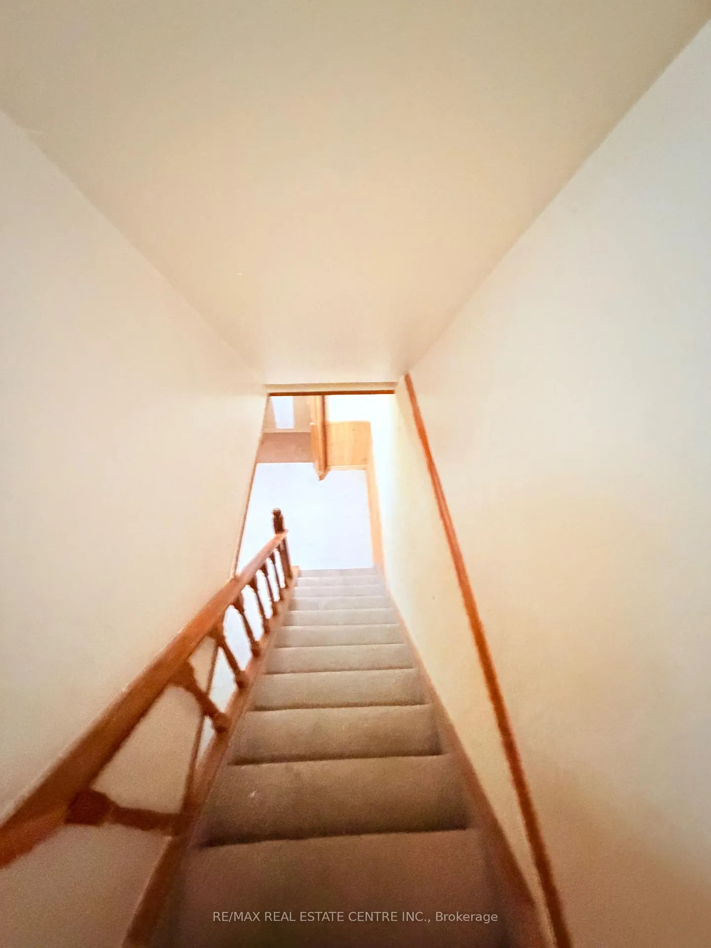 Photo 8 of 1028 Bridletowne Circle, Scarborough, L'Amoreaux — HOMEH