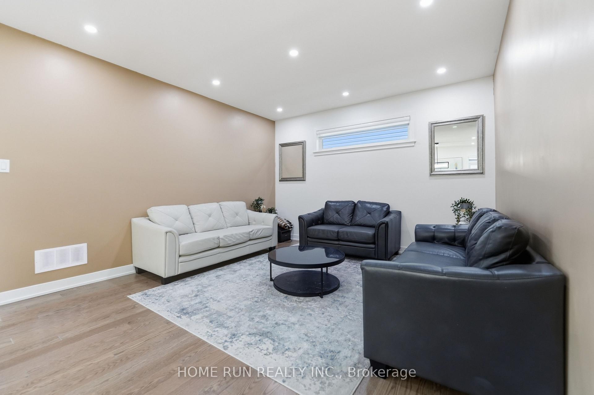 Photo 12 of 912 Duxbury Lane, Ottawa, Riverside South/Gloucester Glen — HOMEH