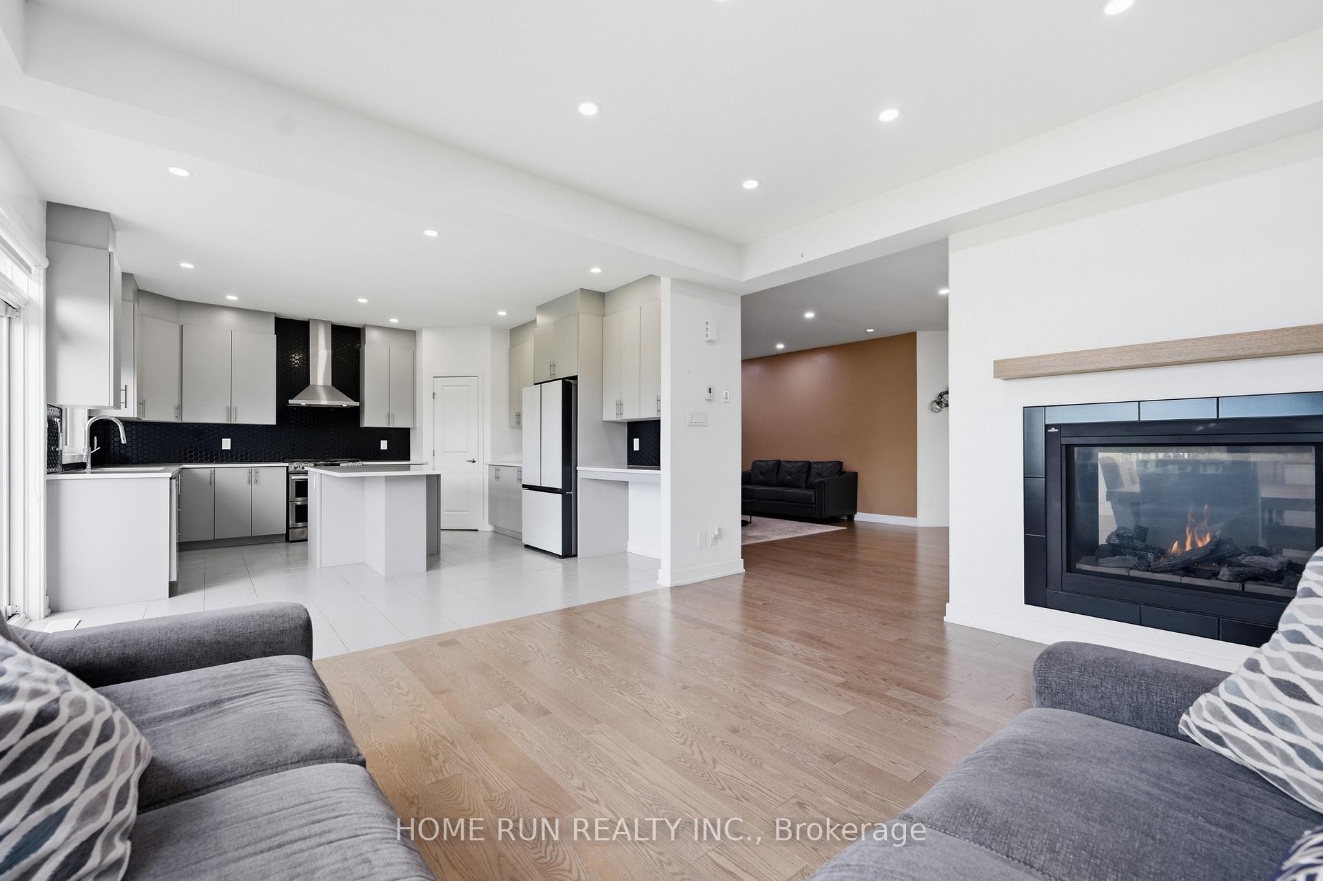 Photo 15 of 912 Duxbury Lane, Ottawa, Riverside South/Gloucester Glen — HOMEH