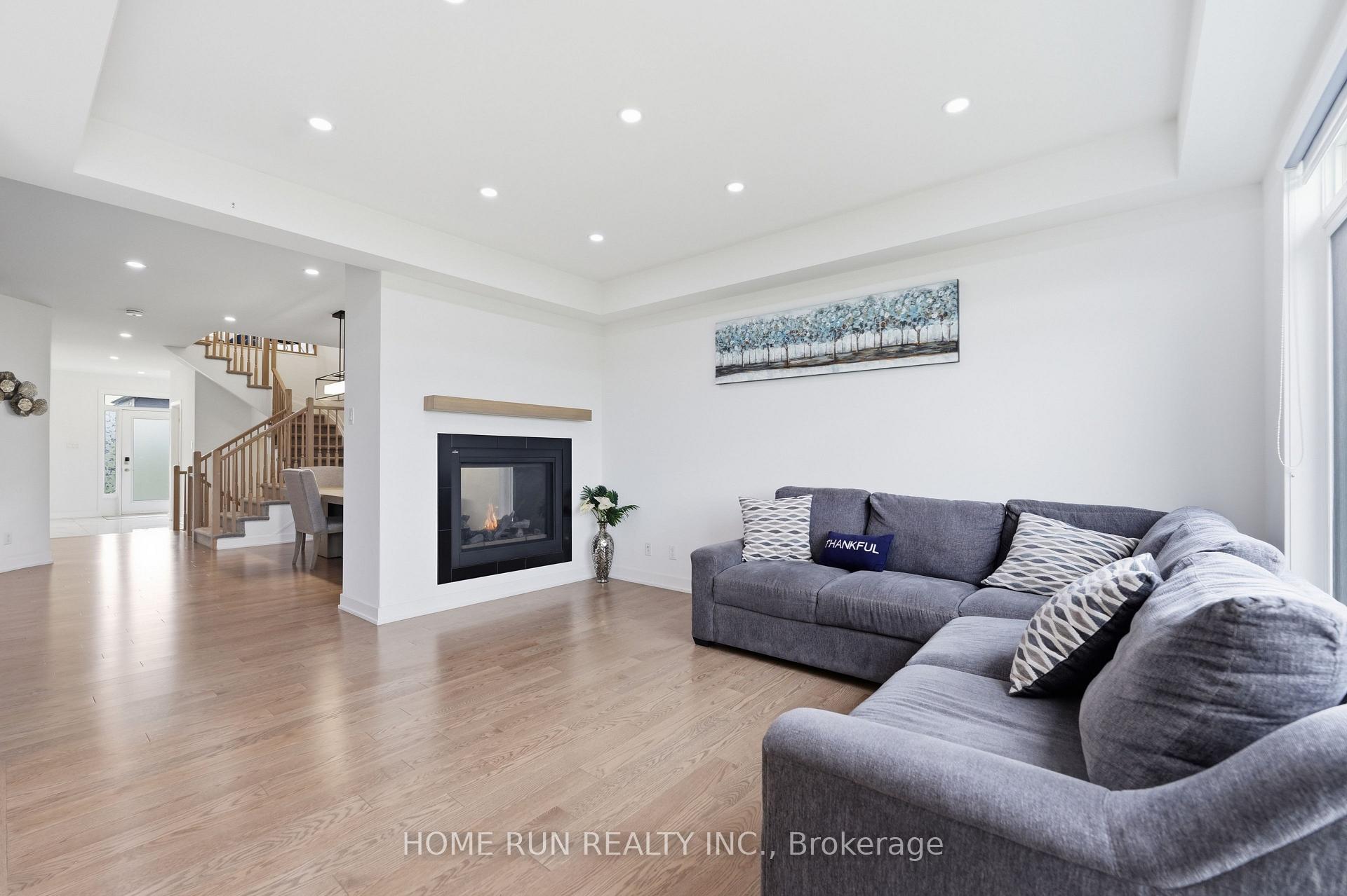 Photo 16 of 912 Duxbury Lane, Ottawa, Riverside South/Gloucester Glen — HOMEH