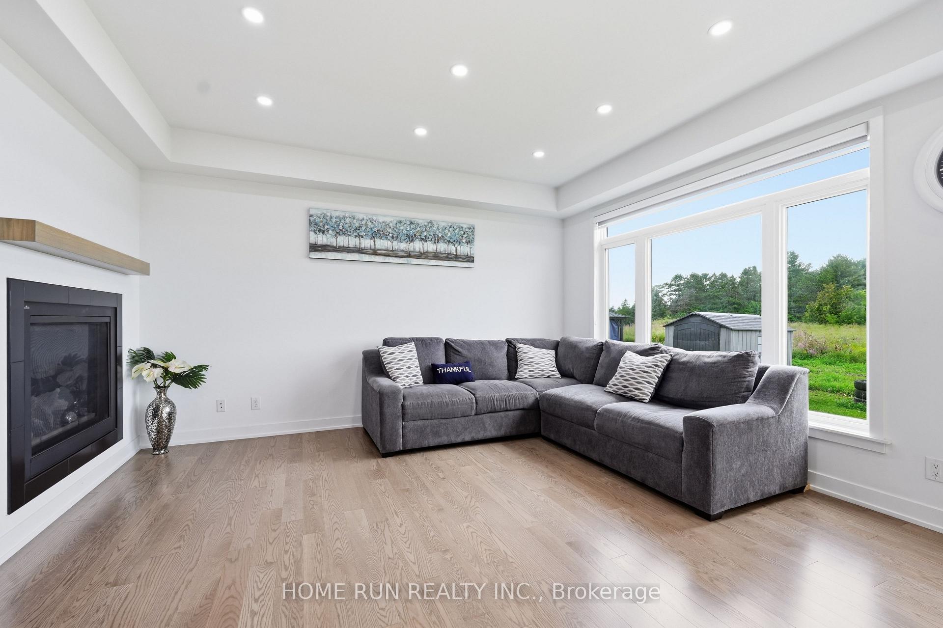 Photo 17 of 912 Duxbury Lane, Ottawa, Riverside South/Gloucester Glen — HOMEH