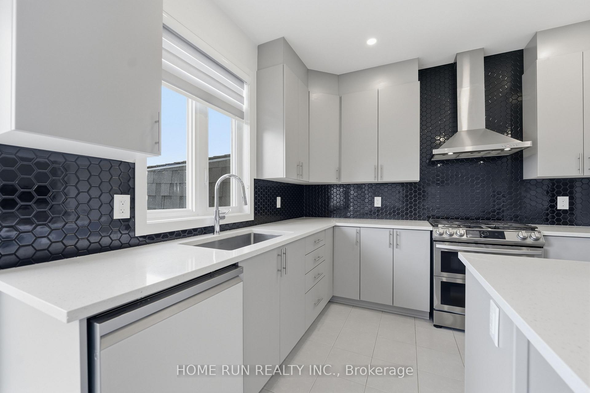 Photo 19 of 912 Duxbury Lane, Ottawa, Riverside South/Gloucester Glen — HOMEH