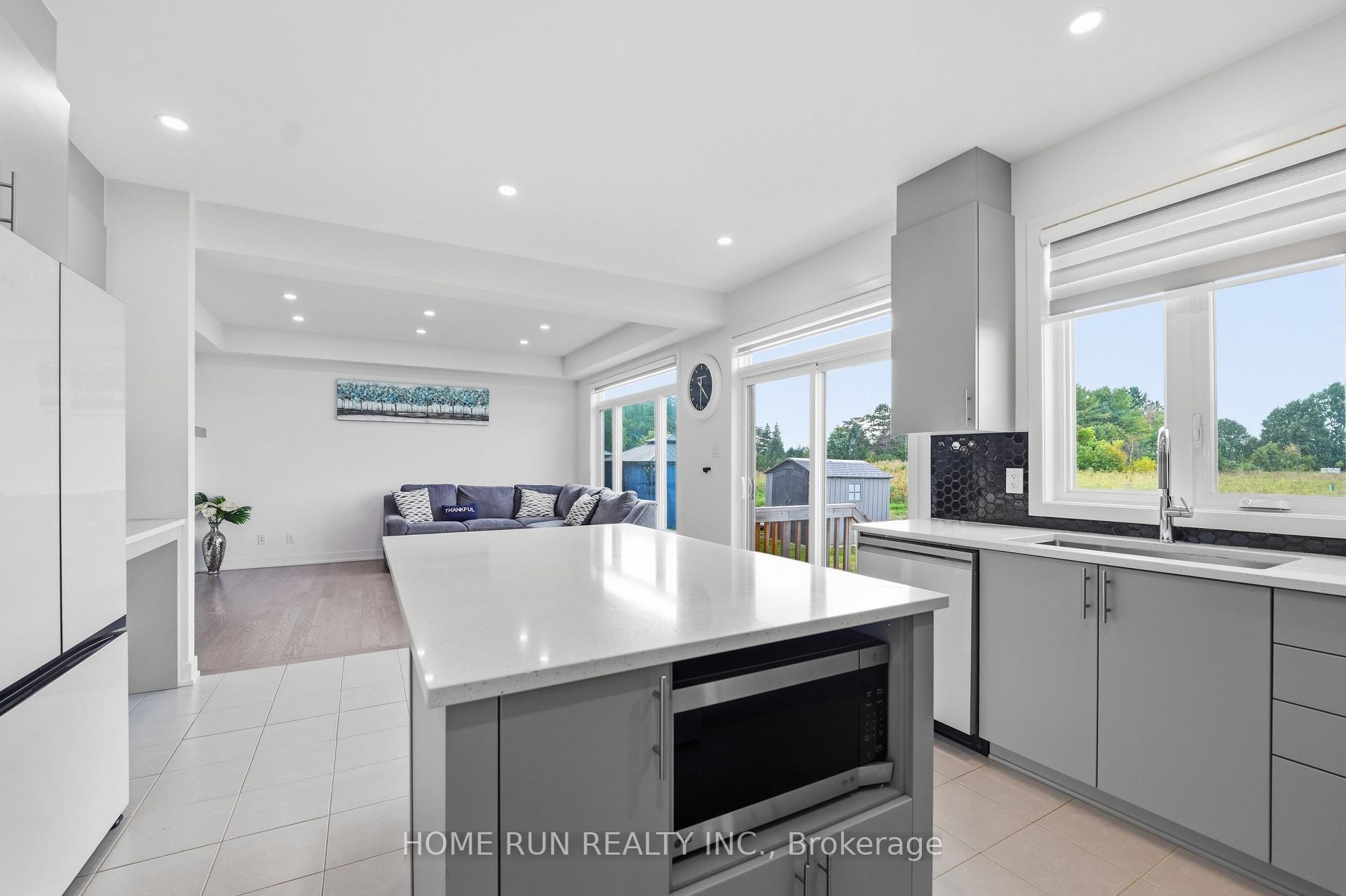 Photo 20 of 912 Duxbury Lane, Ottawa, Riverside South/Gloucester Glen — HOMEH