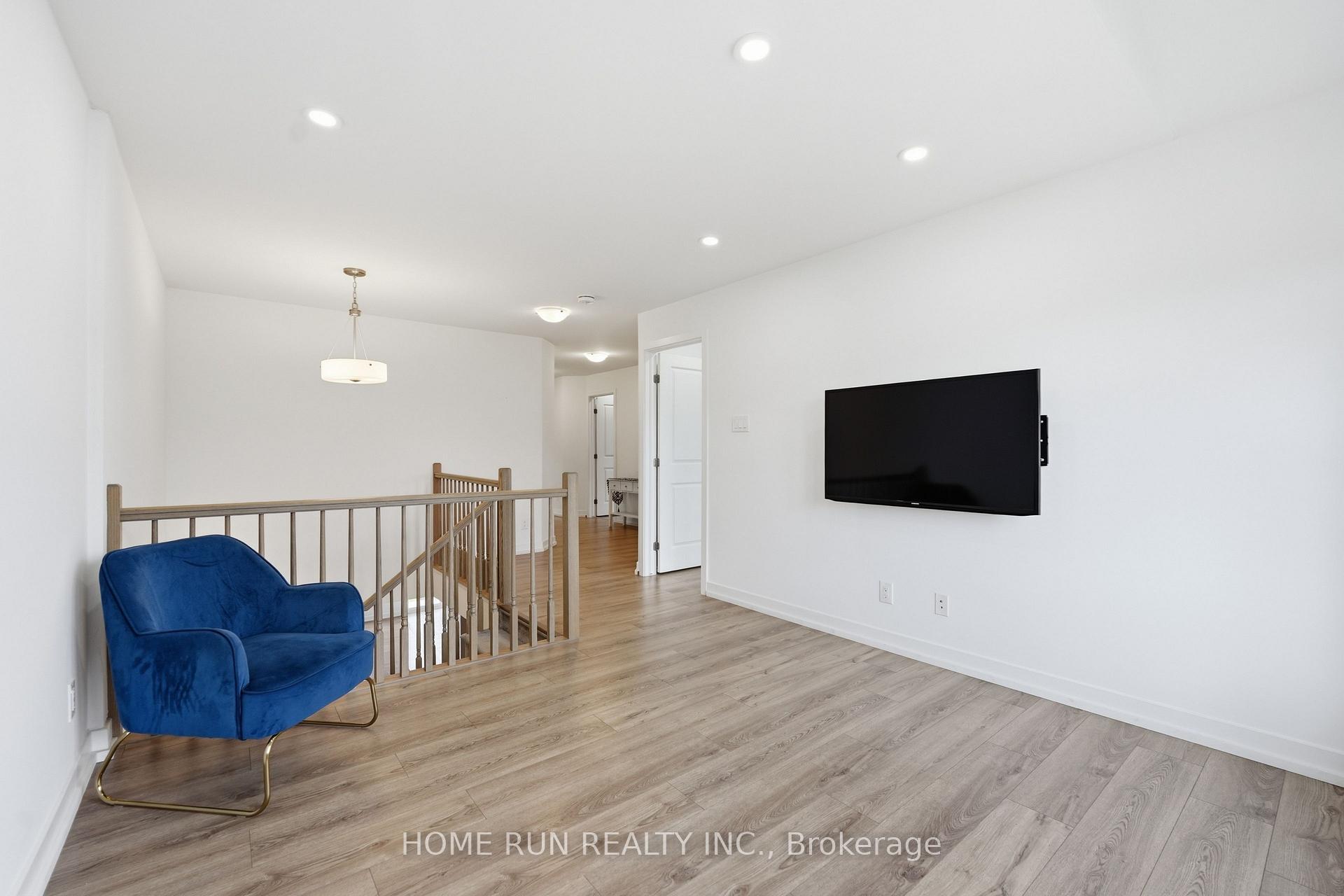 Photo 24 of 912 Duxbury Lane, Ottawa, Riverside South/Gloucester Glen — HOMEH