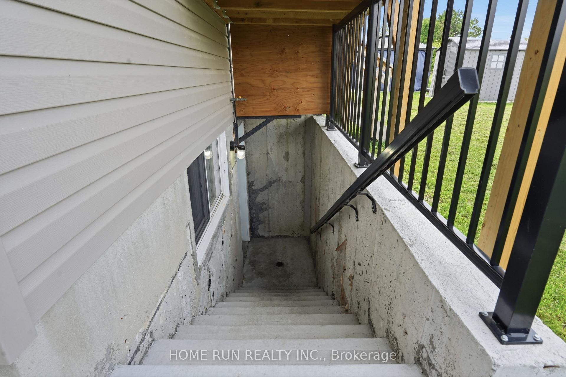 Photo 41 of 912 Duxbury Lane, Ottawa, Riverside South/Gloucester Glen — HOMEH
