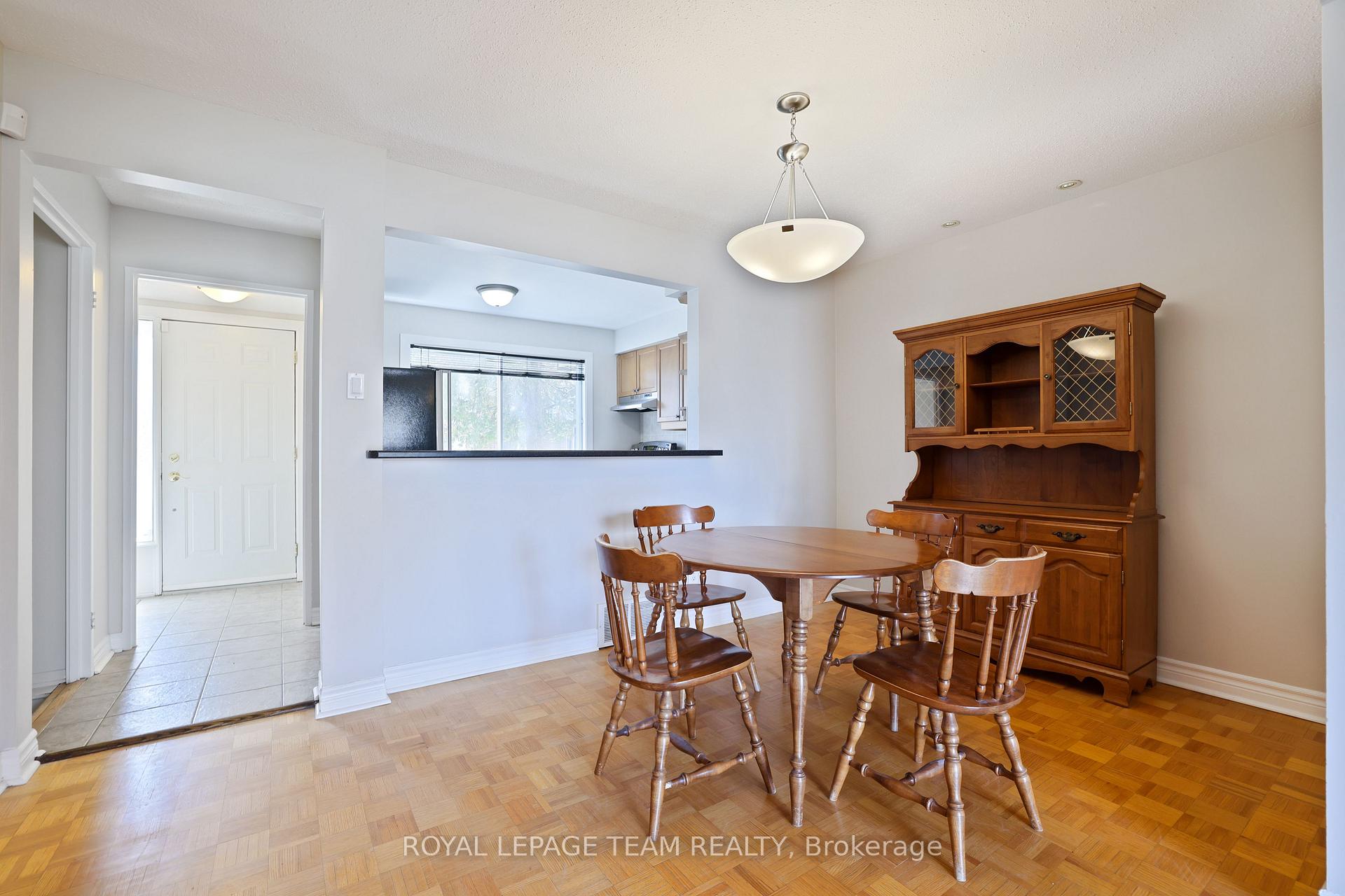 Photo 8 of 2942 Fairlea Crescent, Ottawa, Heron Gate/Industrial Park — HOMEH