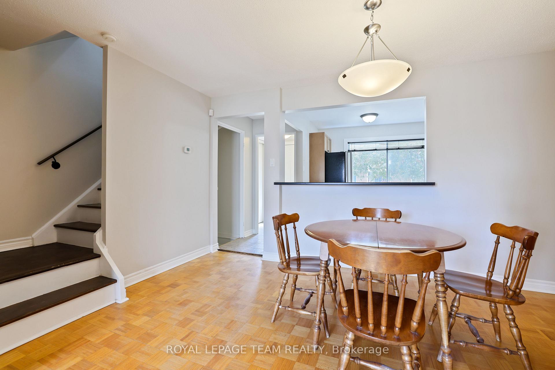 Photo 11 of 2942 Fairlea Crescent, Ottawa, Heron Gate/Industrial Park — HOMEH