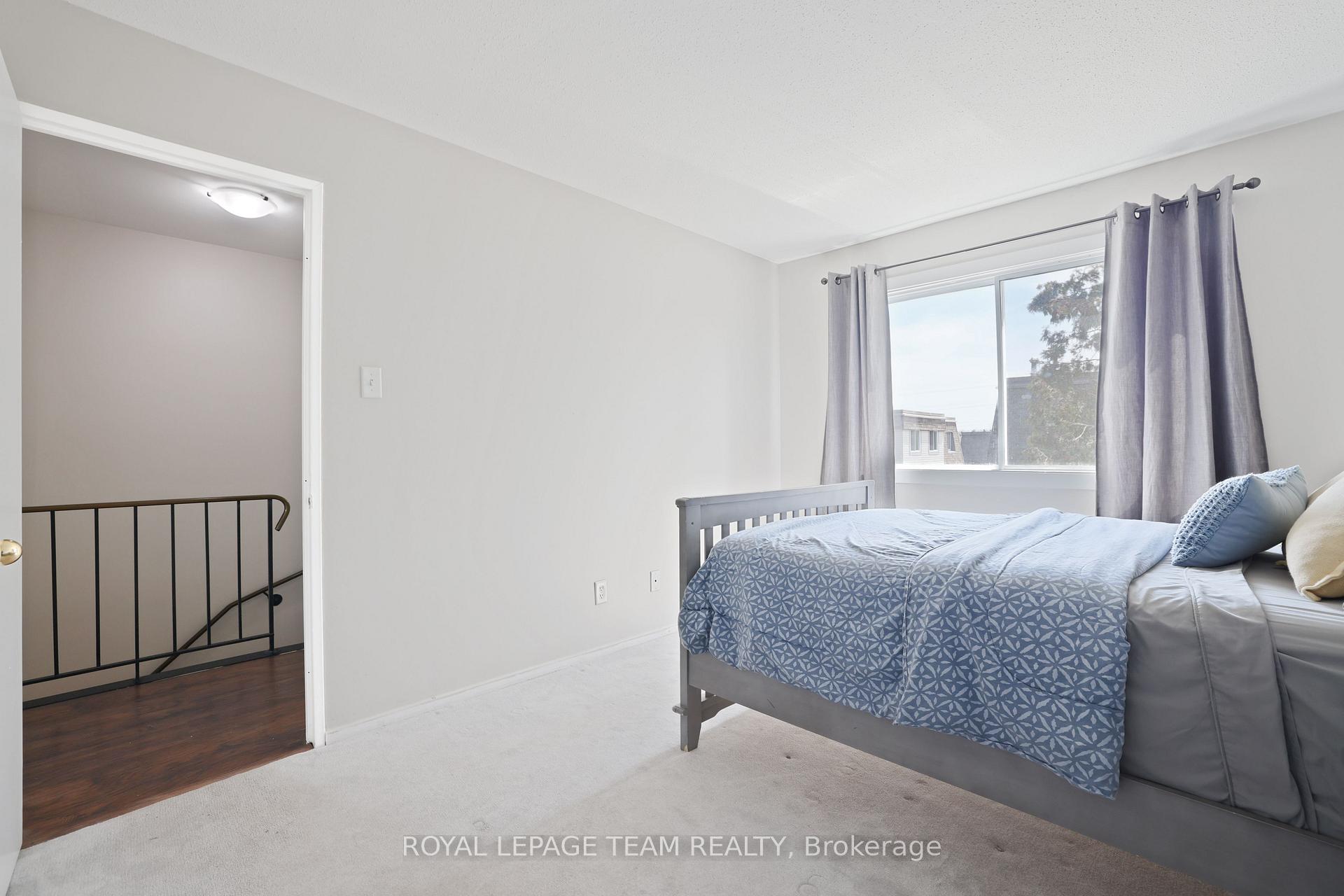 Photo 18 of 2942 Fairlea Crescent, Ottawa, Heron Gate/Industrial Park — HOMEH