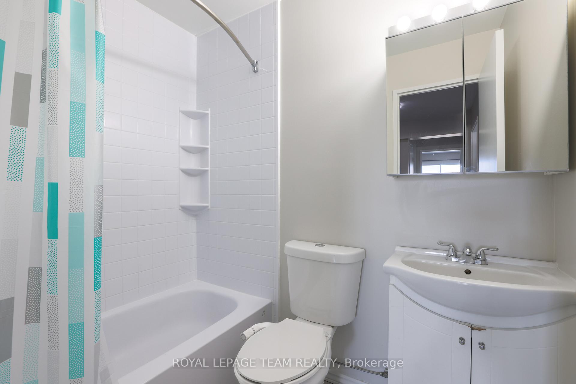Photo 25 of 2942 Fairlea Crescent, Ottawa, Heron Gate/Industrial Park — HOMEH