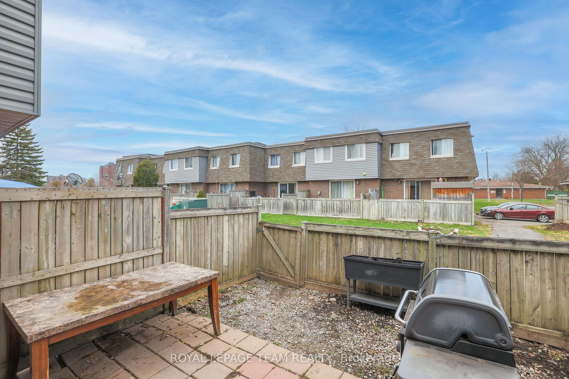 Photo 31 of 2942 Fairlea Crescent, Ottawa, Heron Gate/Industrial Park — HOMEH