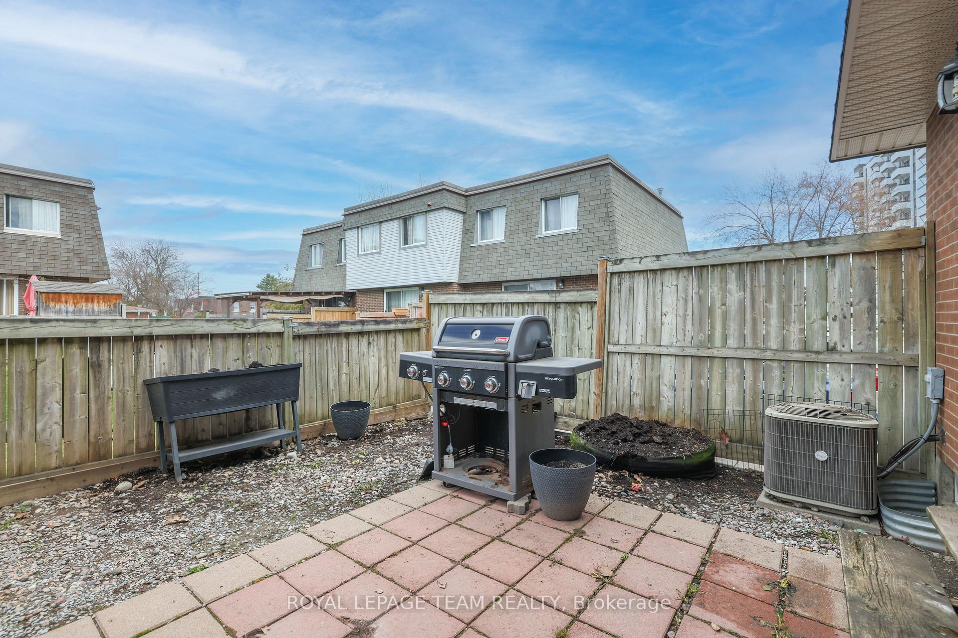 Photo 32 of 2942 Fairlea Crescent, Ottawa, Heron Gate/Industrial Park — HOMEH