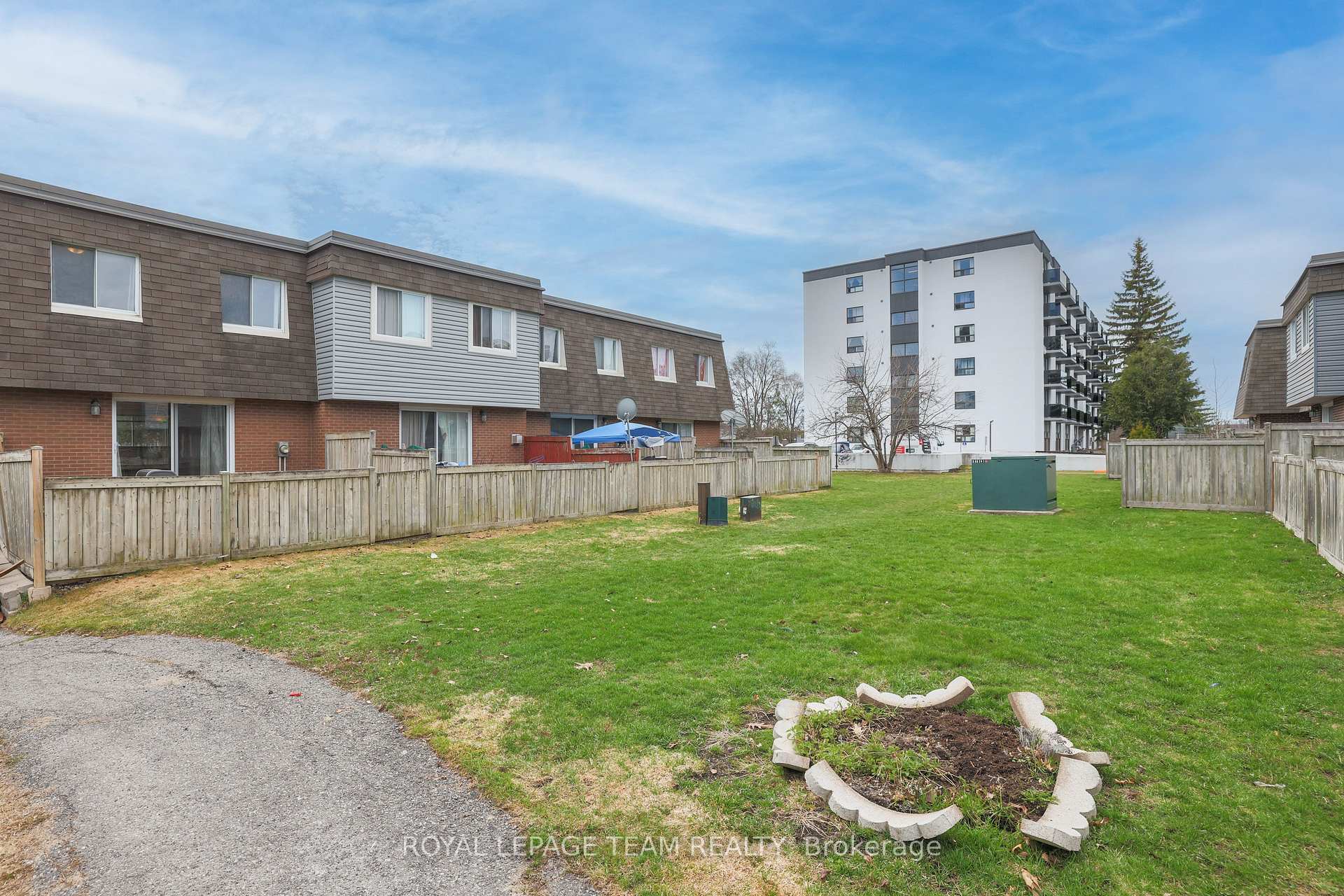 Photo 34 of 2942 Fairlea Crescent, Ottawa, Heron Gate/Industrial Park — HOMEH