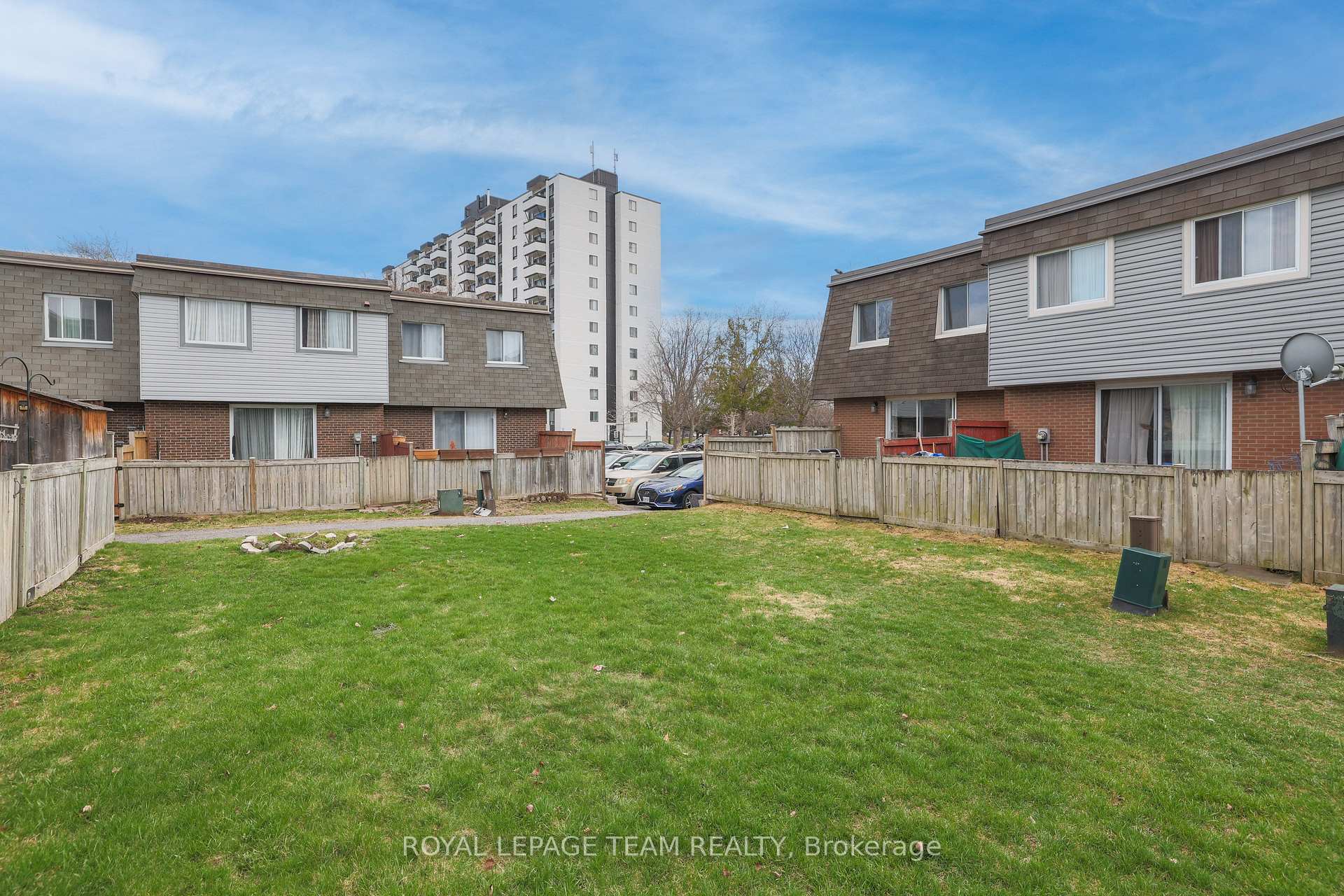 Photo 36 of 2942 Fairlea Crescent, Ottawa, Heron Gate/Industrial Park — HOMEH