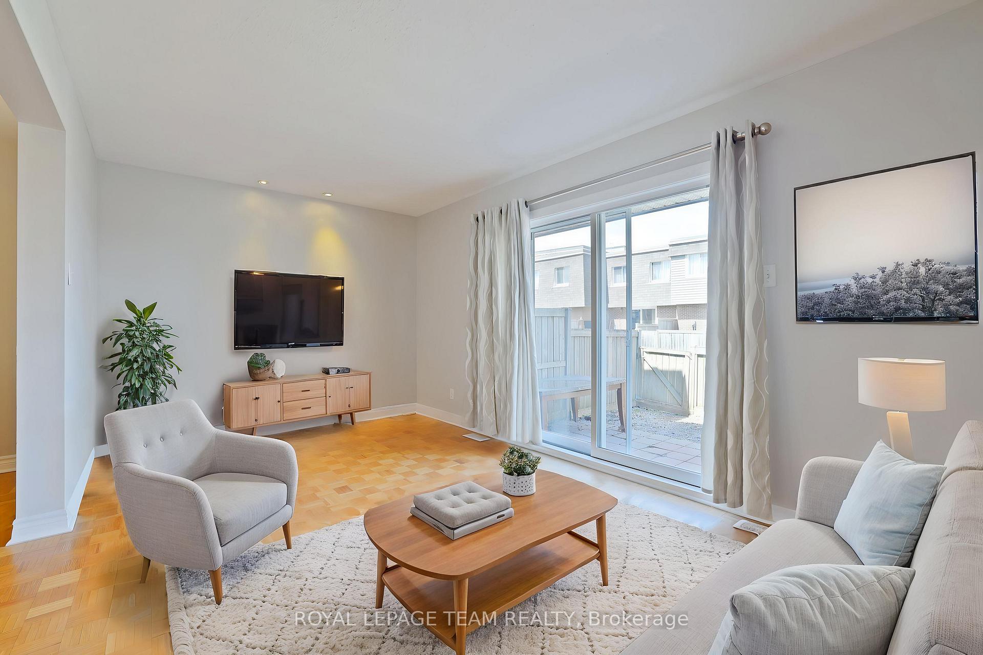 Photo 38 of 2942 Fairlea Crescent, Ottawa, Heron Gate/Industrial Park — HOMEH