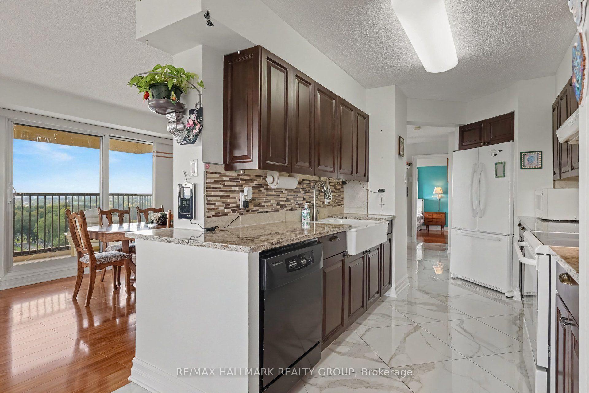 Photo 55 of Unit 805, 545 St Laurent Boulevard, Ottawa, Viscount Alexander Park — HOMEH