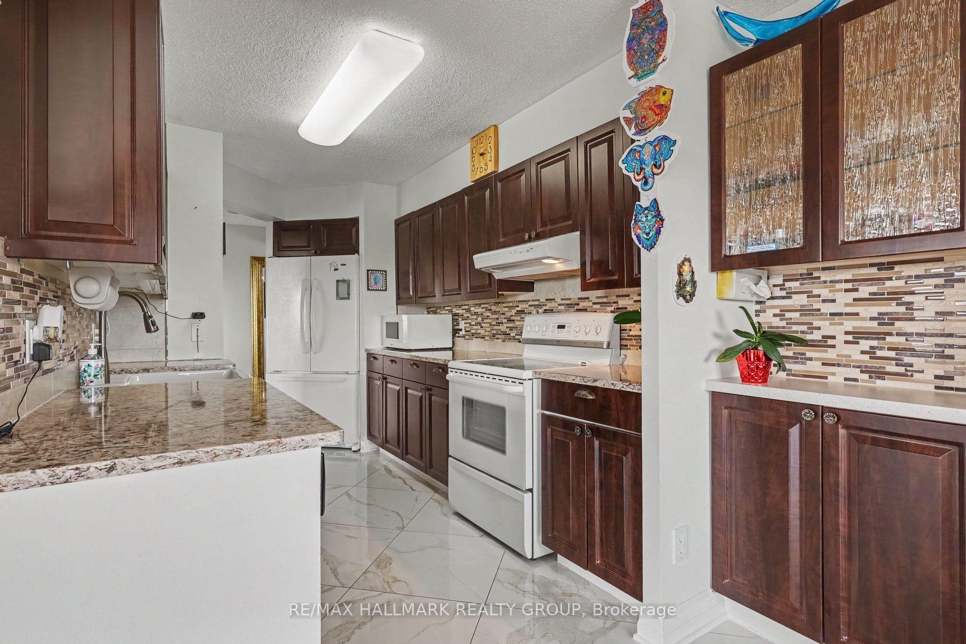 Photo 56 of Unit 805, 545 St Laurent Boulevard, Ottawa, Viscount Alexander Park — HOMEH