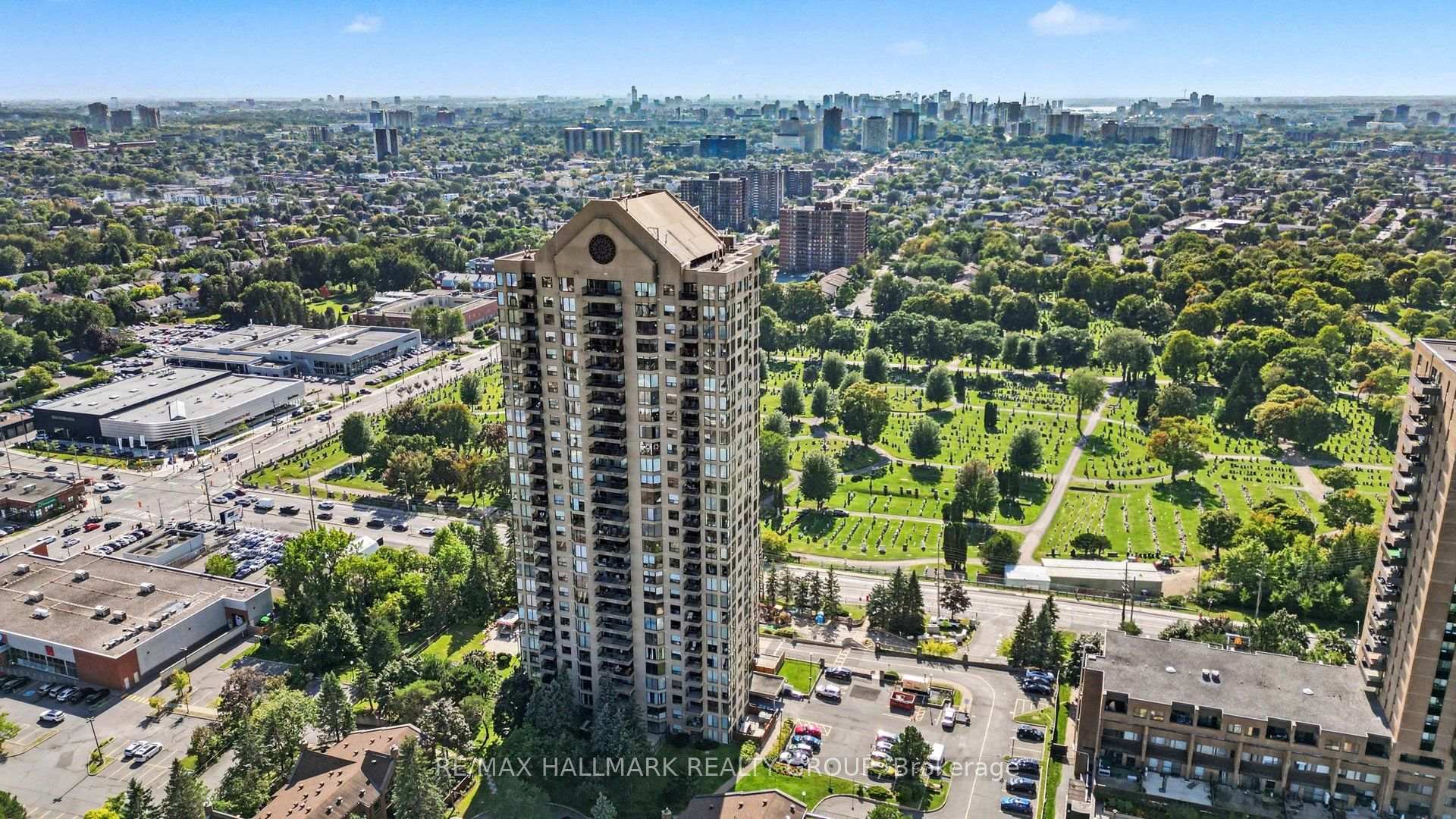 Photo 76 of Unit 805, 545 St Laurent Boulevard, Ottawa, Viscount Alexander Park — HOMEH