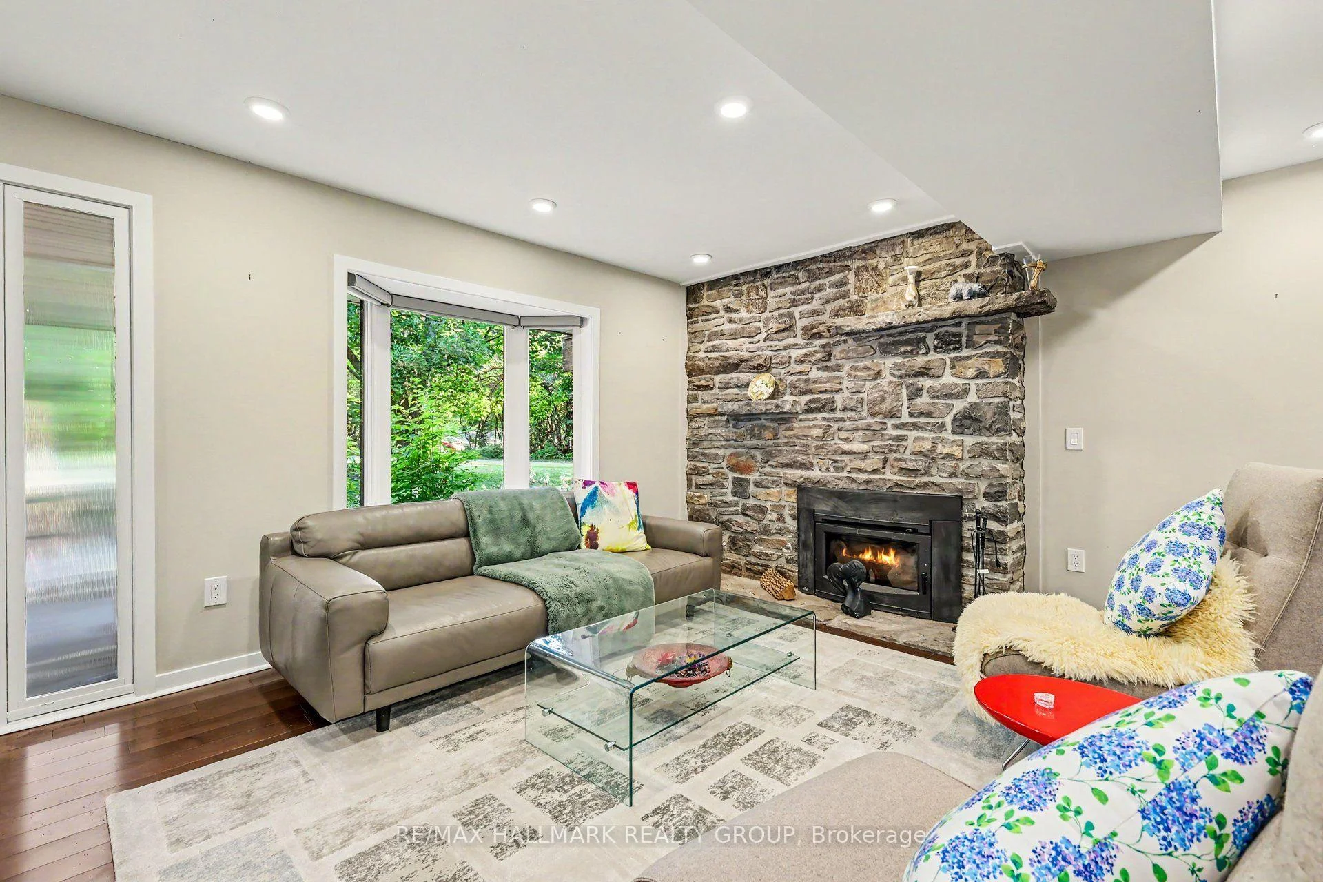 Photo 5 of Unit 805, 545 St Laurent Boulevard, Ottawa, Viscount Alexander Park — HOMEH
