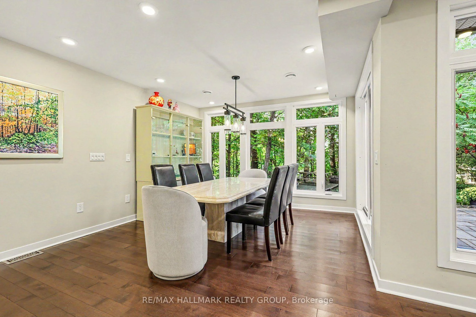 Photo 7 of Unit 805, 545 St Laurent Boulevard, Ottawa, Viscount Alexander Park — HOMEH