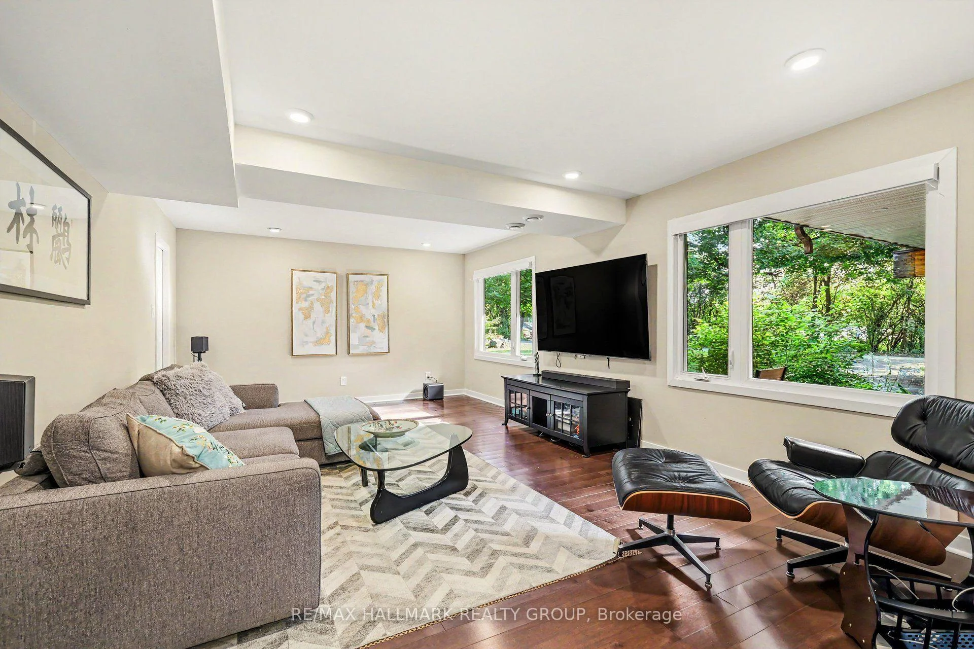 Photo 15 of Unit 805, 545 St Laurent Boulevard, Ottawa, Viscount Alexander Park — HOMEH
