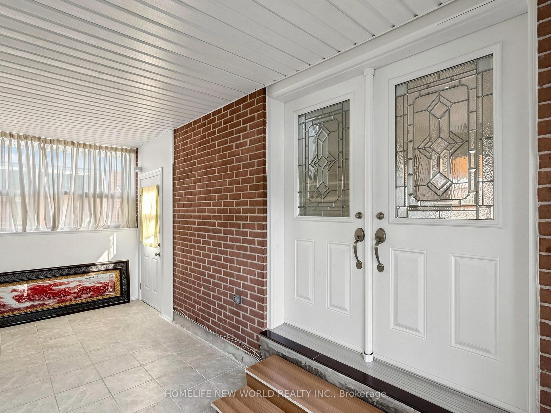 Photo 3 of 69 Brigadoon Crescent, Scarborough, L'Amoreaux — HOMEH