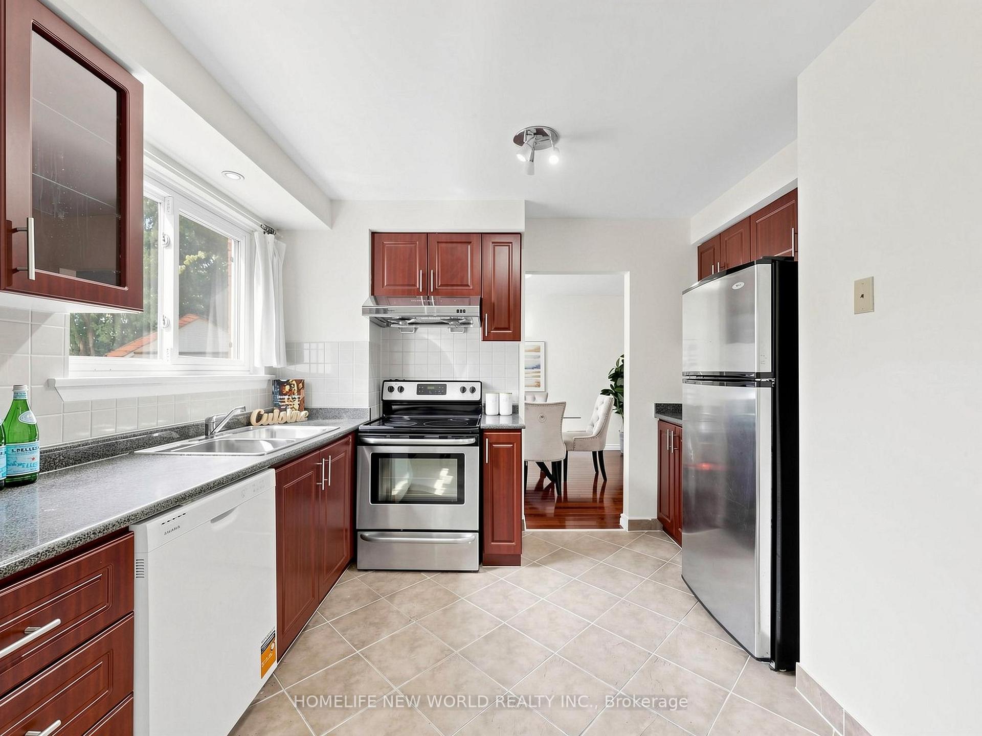 Photo 18 of 69 Brigadoon Crescent, Scarborough, L'Amoreaux — HOMEH