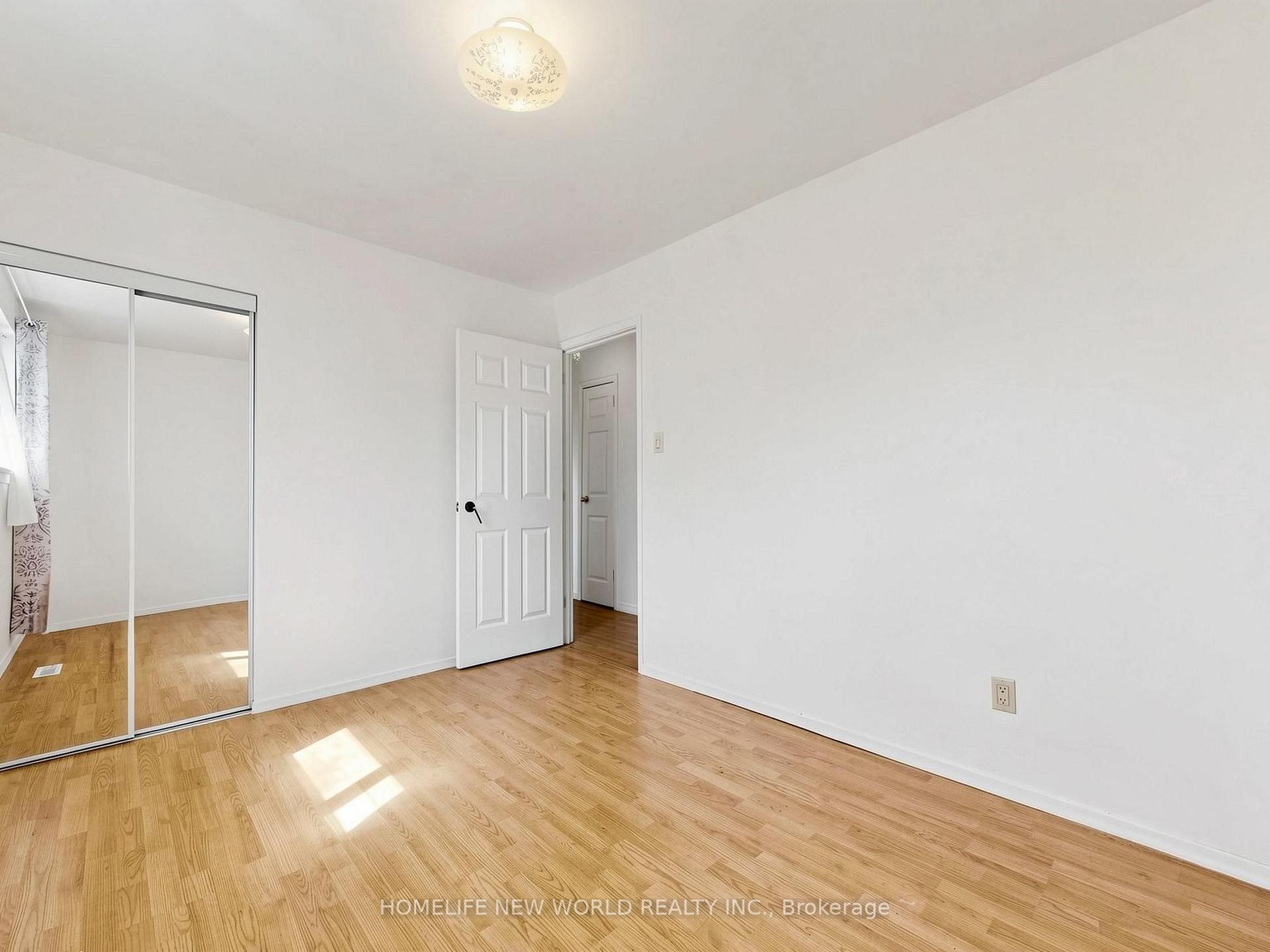 Photo 25 of 69 Brigadoon Crescent, Scarborough, L'Amoreaux — HOMEH