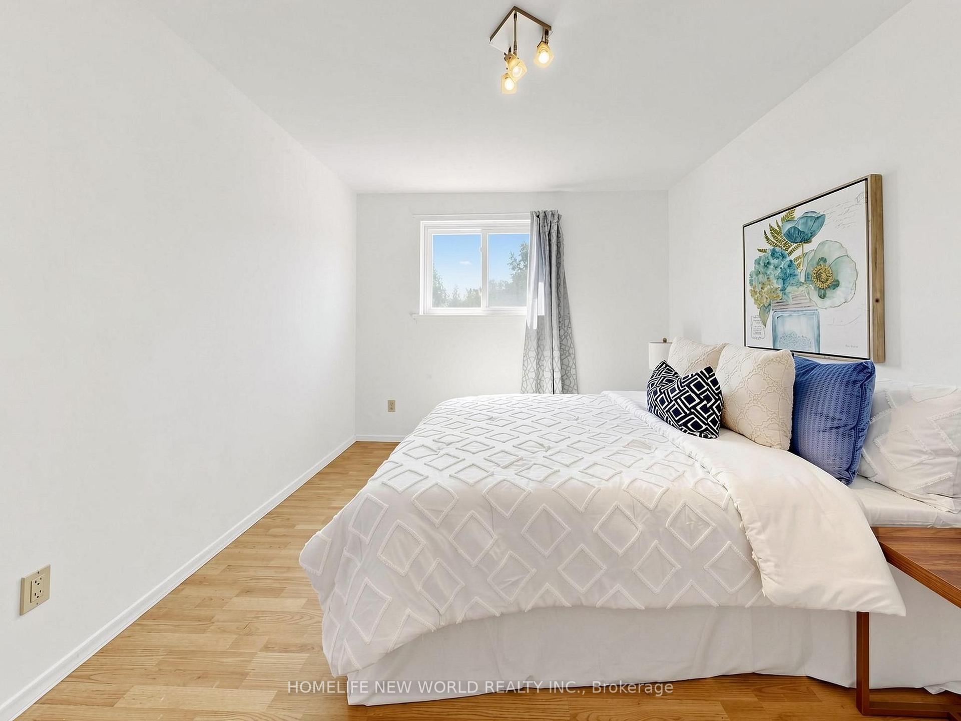 Photo 34 of 69 Brigadoon Crescent, Scarborough, L'Amoreaux — HOMEH