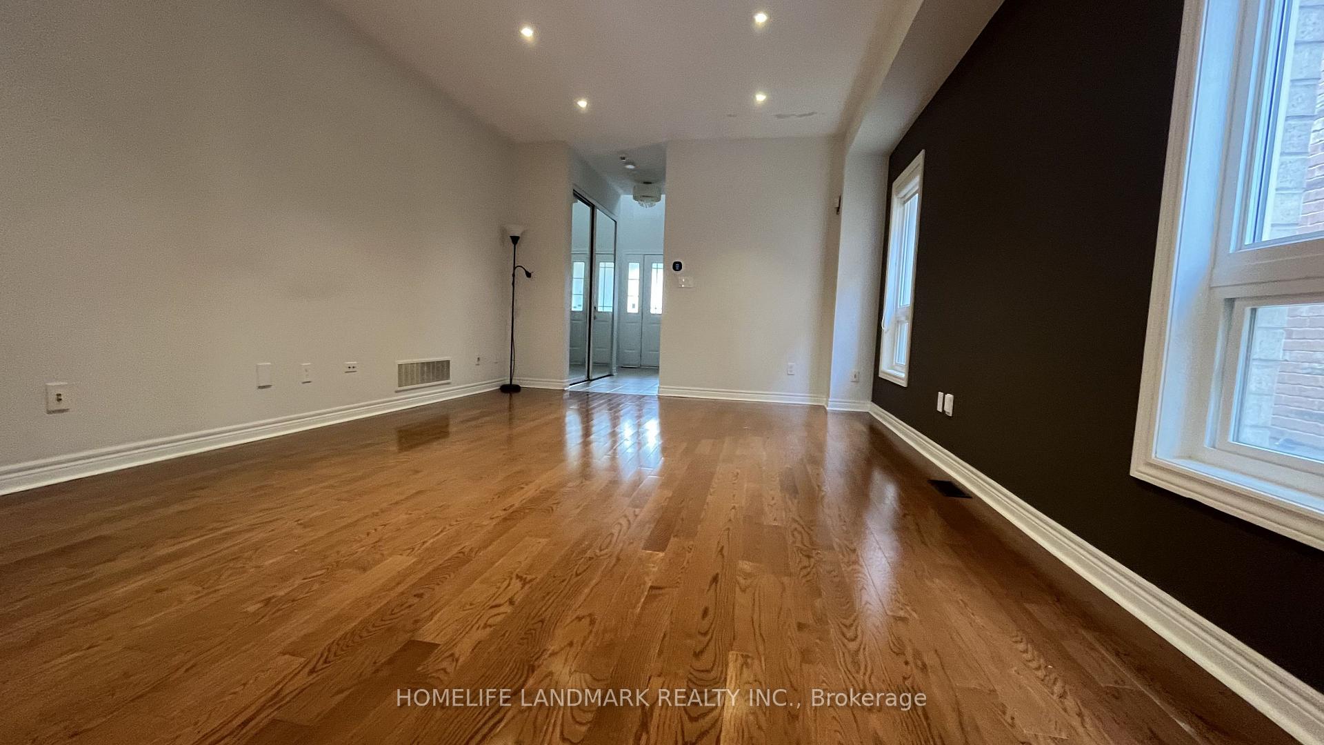 Photo 2 of 26 Brumstead Drive, Richmond Hill, Jefferson — HOMEH