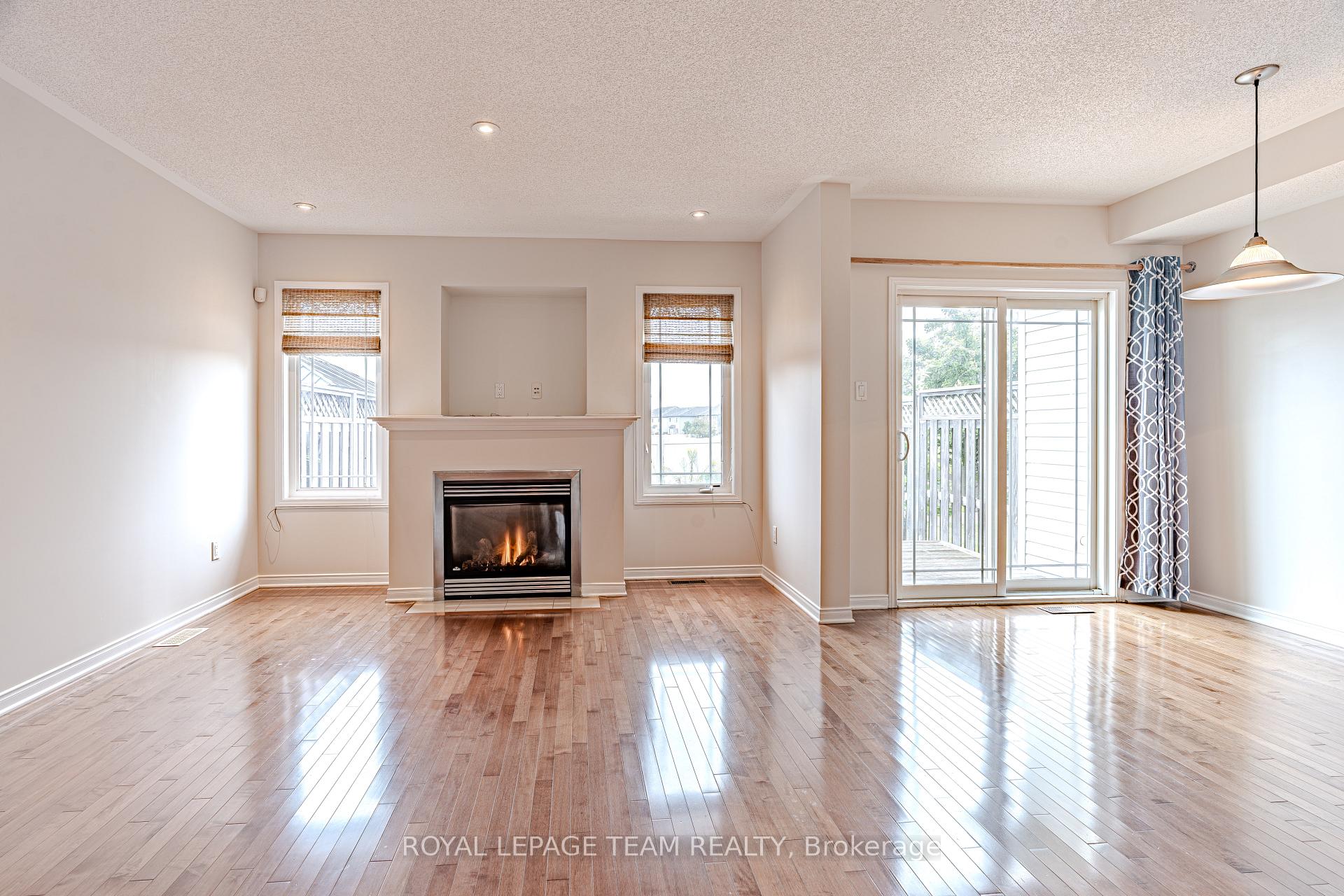 Photo 12 of 506 Pepperville Crescent, Ottawa, Kanata - Emerald Meadows/Trailwest — HOMEH