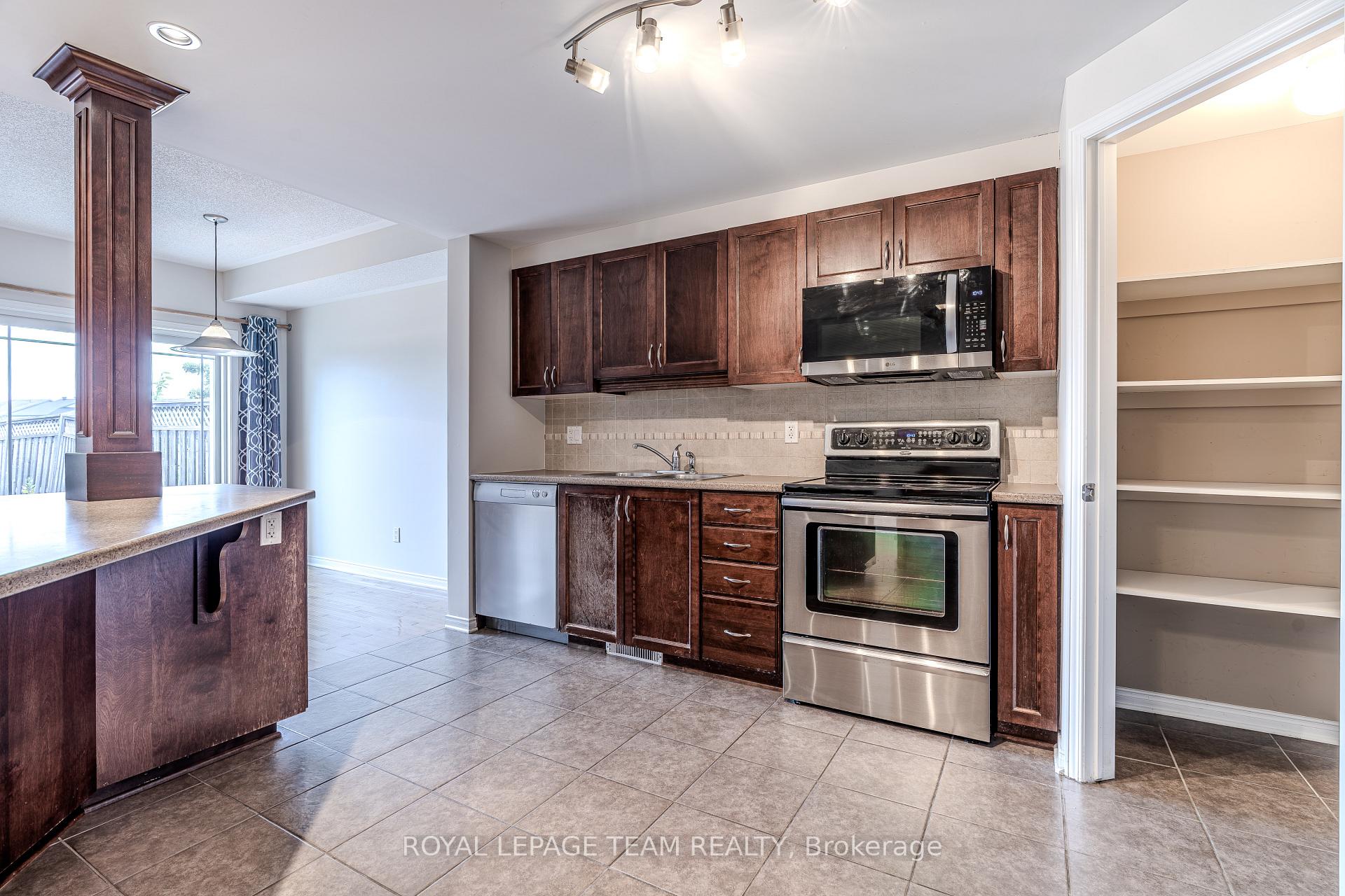 Photo 18 of 506 Pepperville Crescent, Ottawa, Kanata - Emerald Meadows/Trailwest — HOMEH
