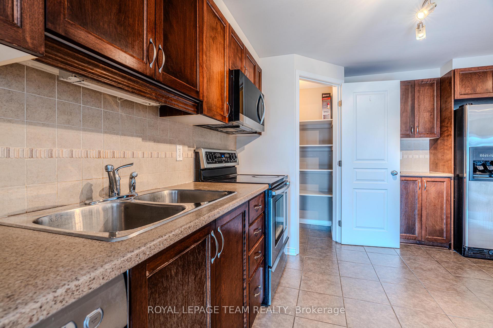 Photo 20 of 506 Pepperville Crescent, Ottawa, Kanata - Emerald Meadows/Trailwest — HOMEH