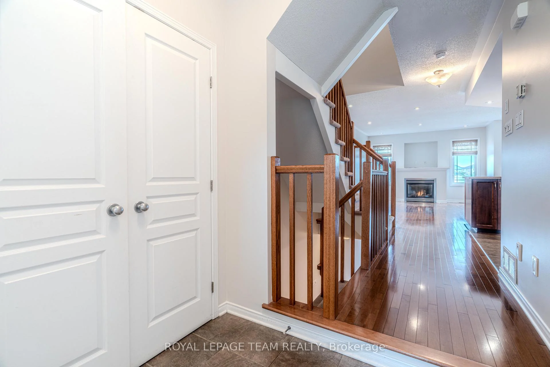 Photo 7 of 506 Pepperville Crescent, Ottawa, Kanata - Emerald Meadows/Trailwest — HOMEH