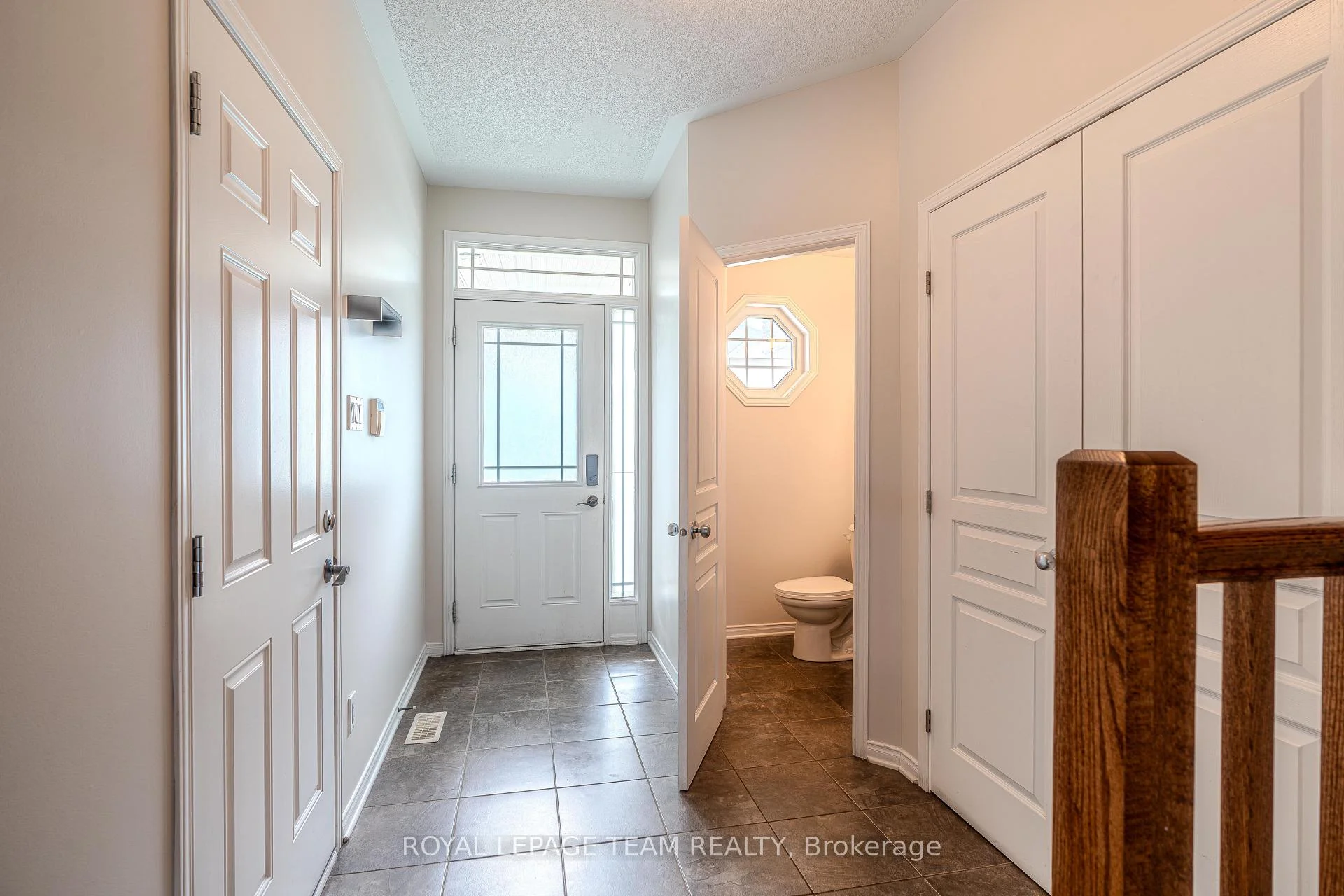 Photo 8 of 506 Pepperville Crescent, Ottawa, Kanata - Emerald Meadows/Trailwest — HOMEH