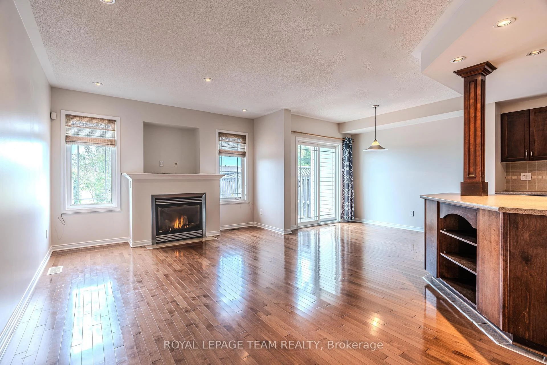 Photo 11 of 506 Pepperville Crescent, Ottawa, Kanata - Emerald Meadows/Trailwest — HOMEH