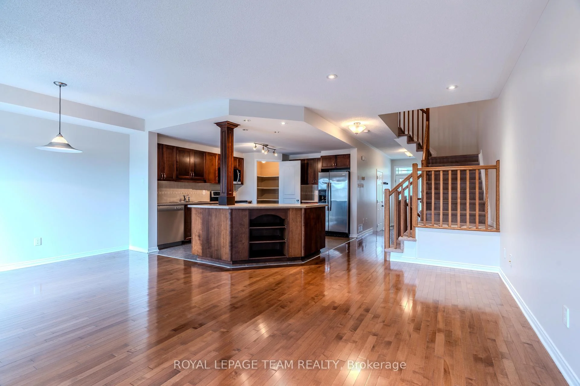 Photo 14 of 506 Pepperville Crescent, Ottawa, Kanata - Emerald Meadows/Trailwest — HOMEH