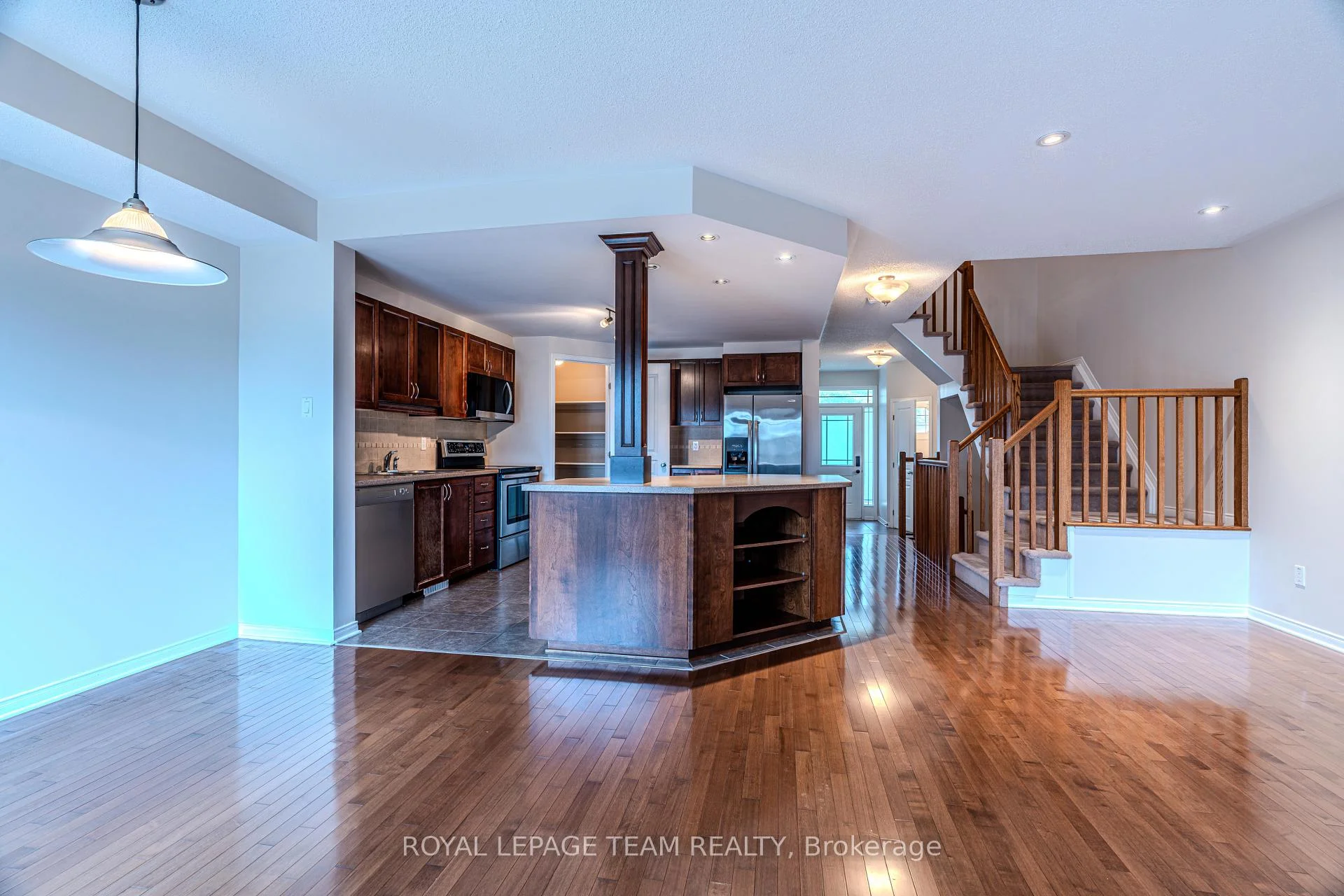 Photo 16 of 506 Pepperville Crescent, Ottawa, Kanata - Emerald Meadows/Trailwest — HOMEH
