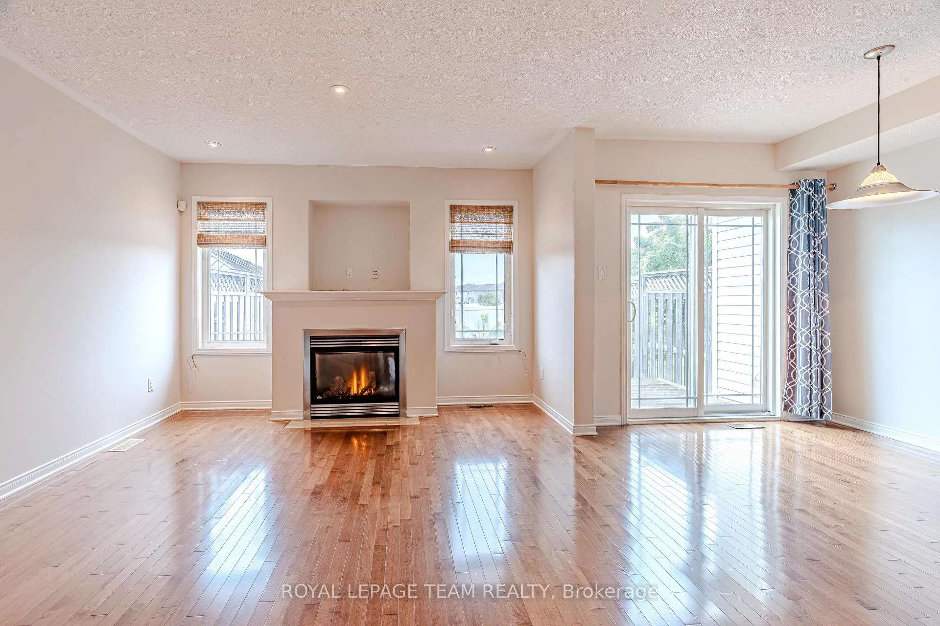 Photo 22 of 506 Pepperville Crescent, Ottawa, Kanata - Emerald Meadows/Trailwest — HOMEH